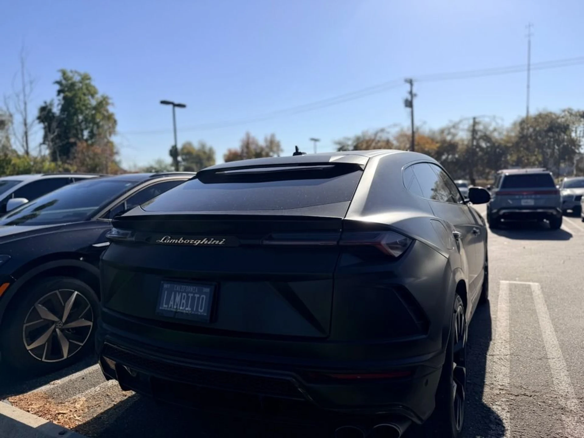 mph001_1026711175_Used_2022_Lamborghini_Urus_1762196937_49f76176b0