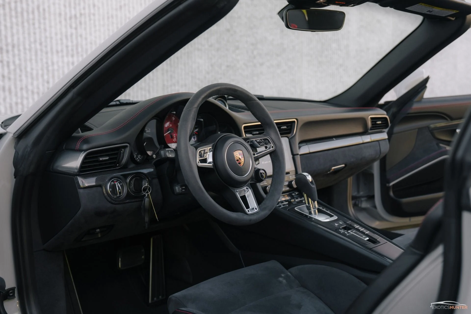 mph001_1026824874_Used_2018_Porsche_911_Targa_4_GTS_in_Chalk_with_GTS_Interior_Pack_PDK_1755551325_adb4756d78