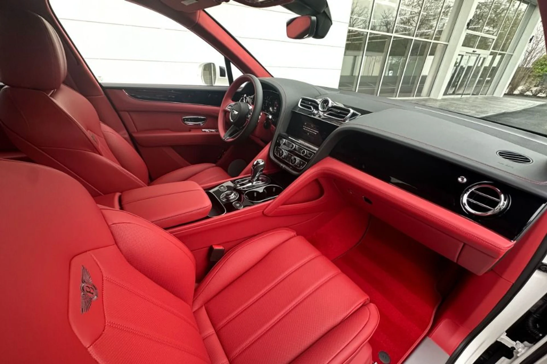 mph001_1029242217_New_2026_Bentley_Bentayga_1777900217_c527bb4e1d