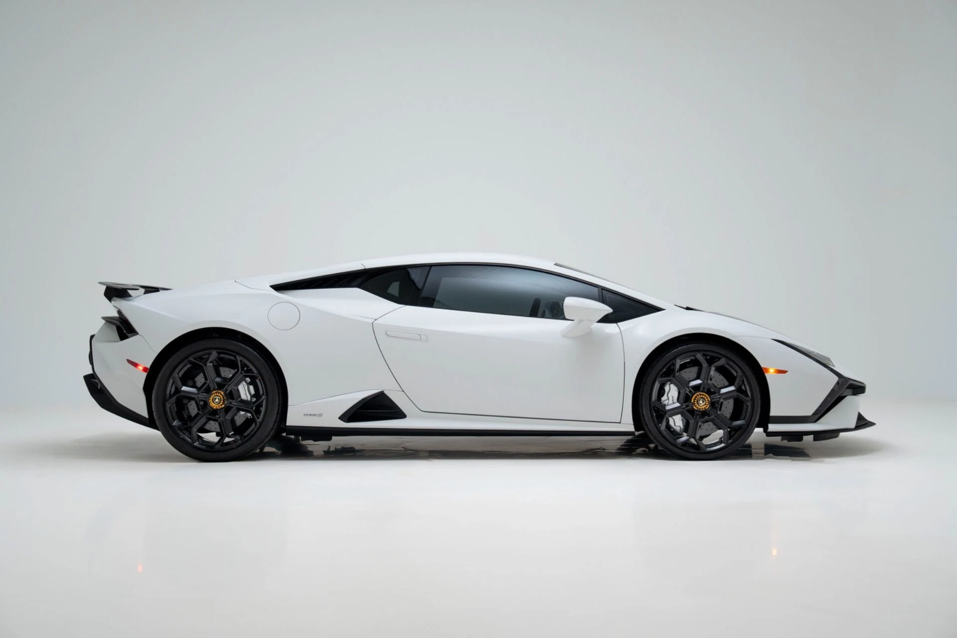 mph001_1029563878_Used_2023_Lamborghini_Huracan_Tecnica_1781822991_8aeea3b1a4