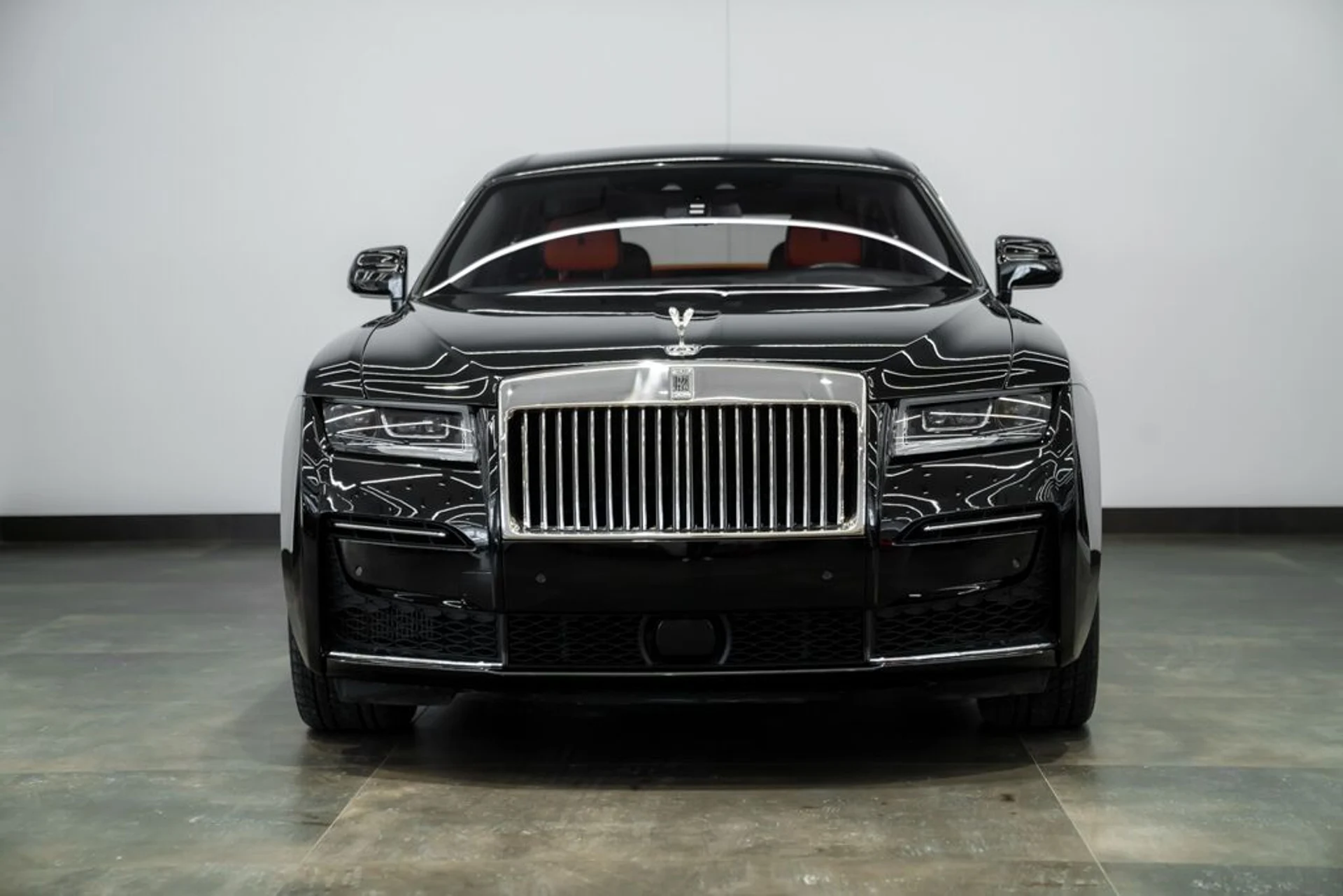 mph001_103171079_rolls_royce_ghost_2021_jpg_v_1754355020_61686f9a78