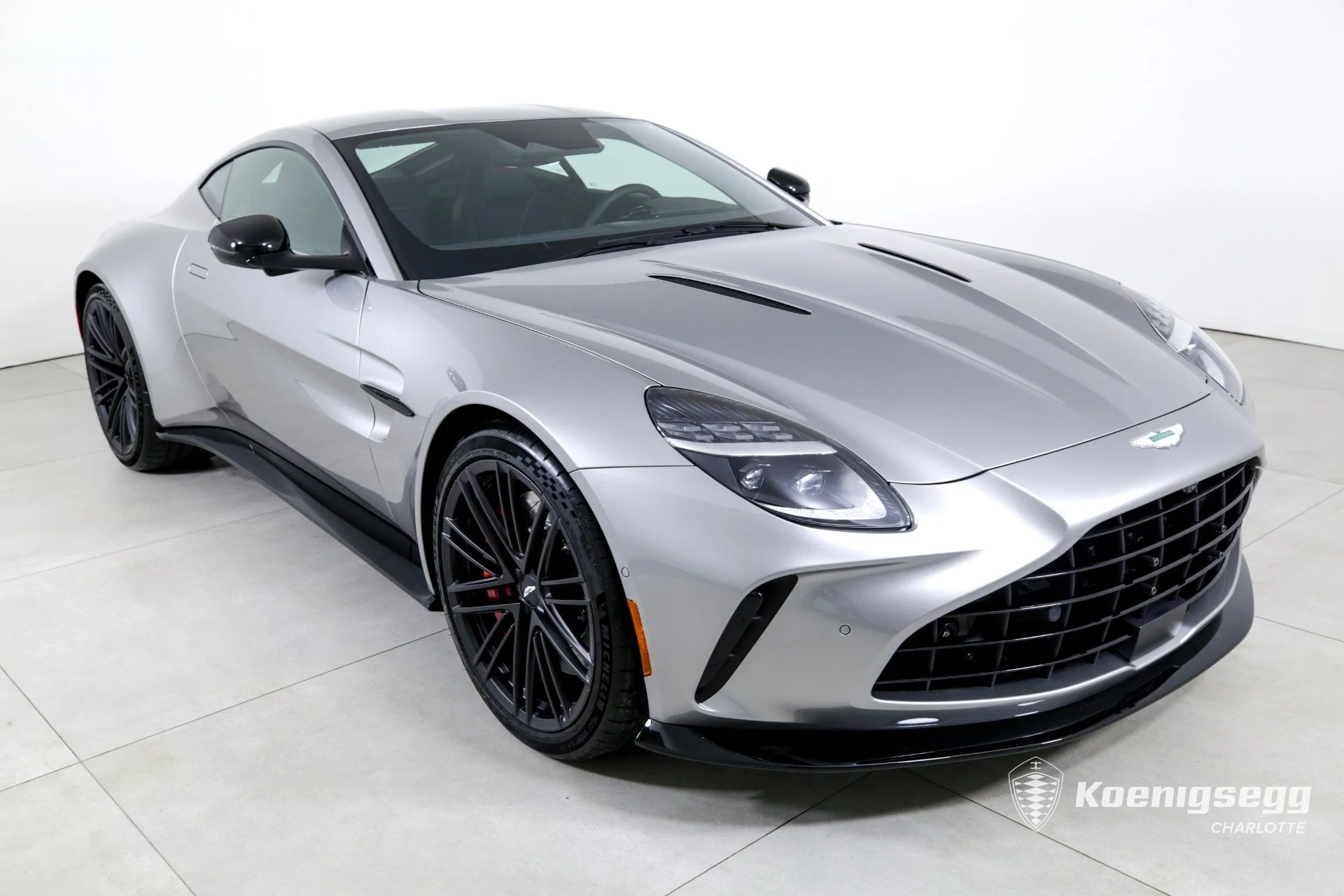 mph001_103375653_Used_2025_Aston_Martin_Vantage_1760978298_5b40c654d8