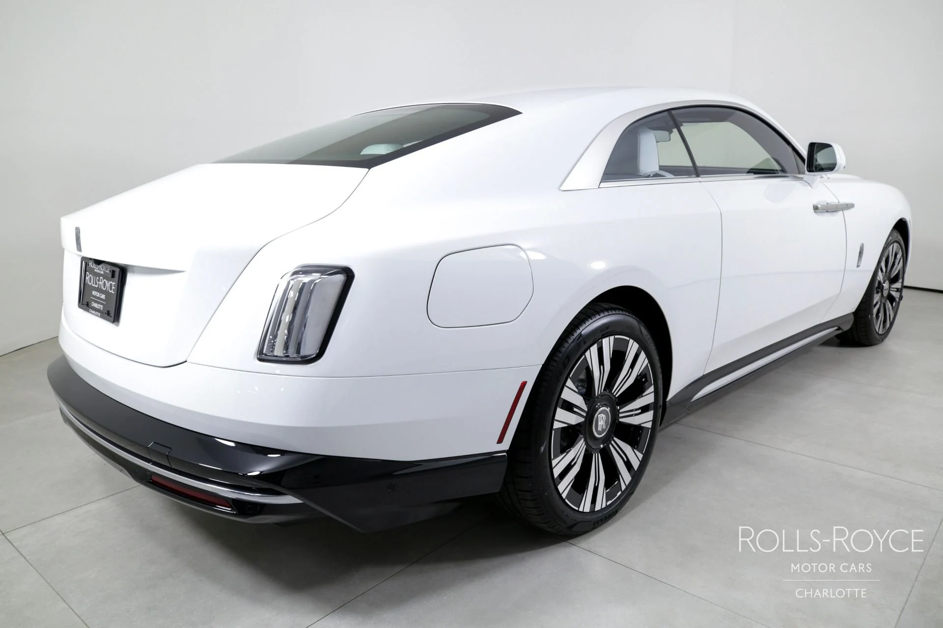 mph001_1037890047_Used_2024_Rolls_Royce_Spectre_1712872063_7fd4ad0d0e