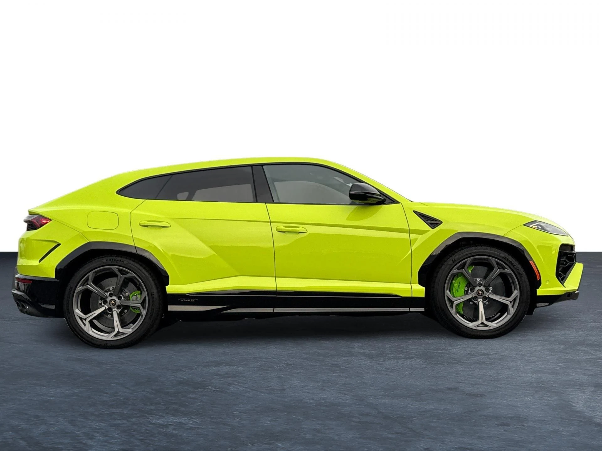 mph001_1045939598_New_2025_Lamborghini_Urus_SE_1770805141_de885429f3