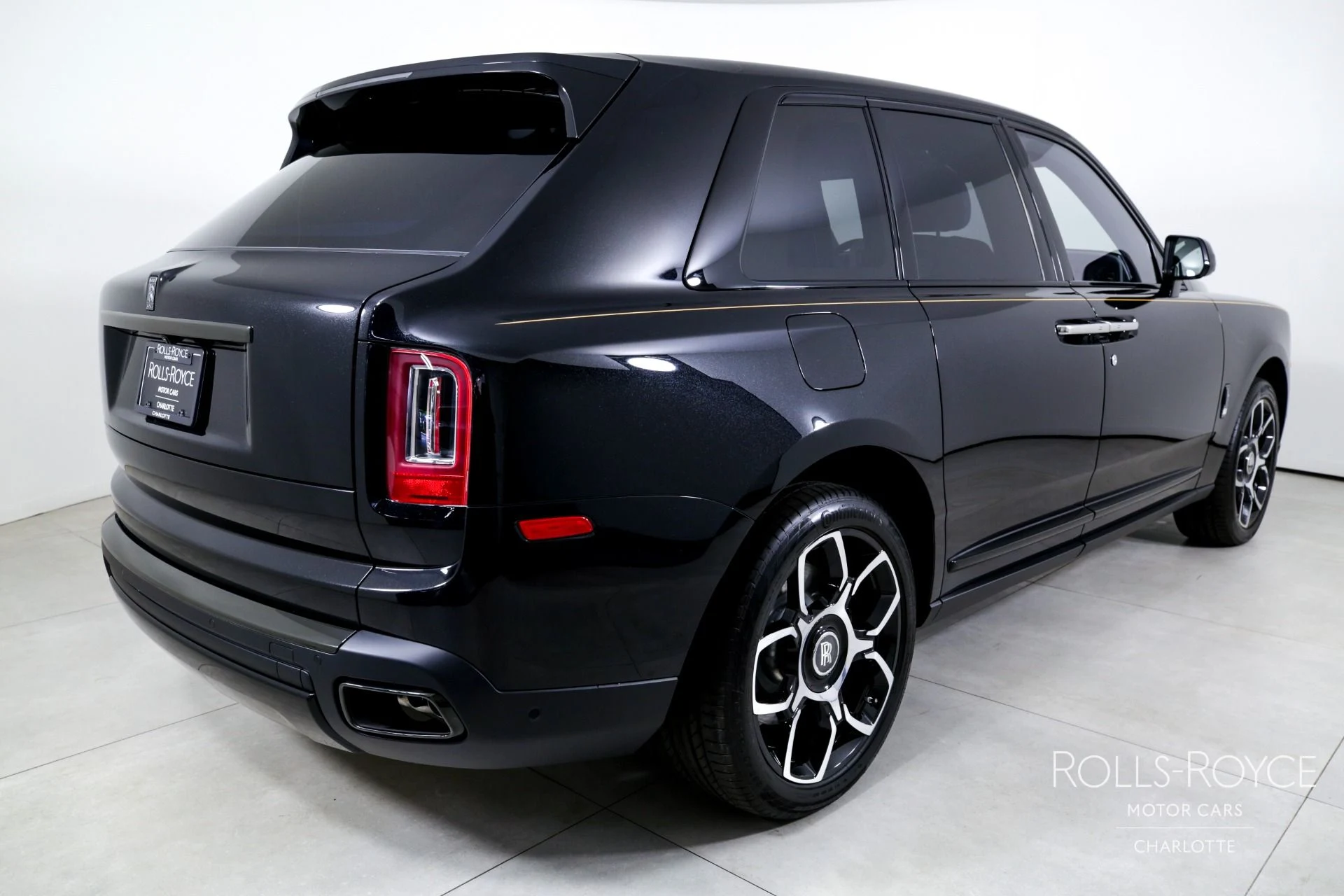 mph001_1050577449_Used_2024_Rolls_Royce_Black_Badge_Cullinan_1746544897_0c580694df