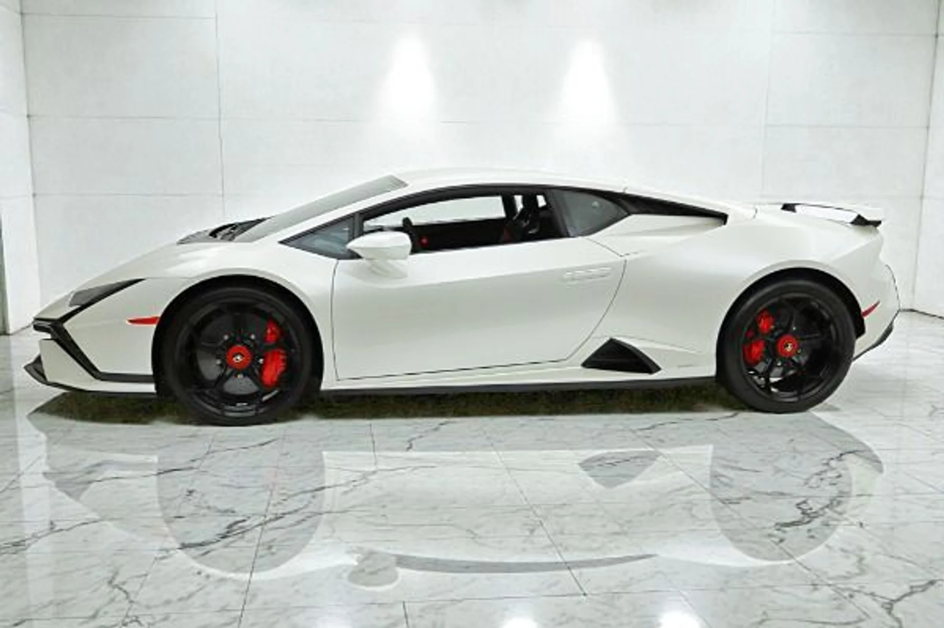 mph001_1062477354_Used_2023_Lamborghini_Huracan_Tecnica_Tecnica_Selezione_Pre_Owned_Certified_749e2ce3ed