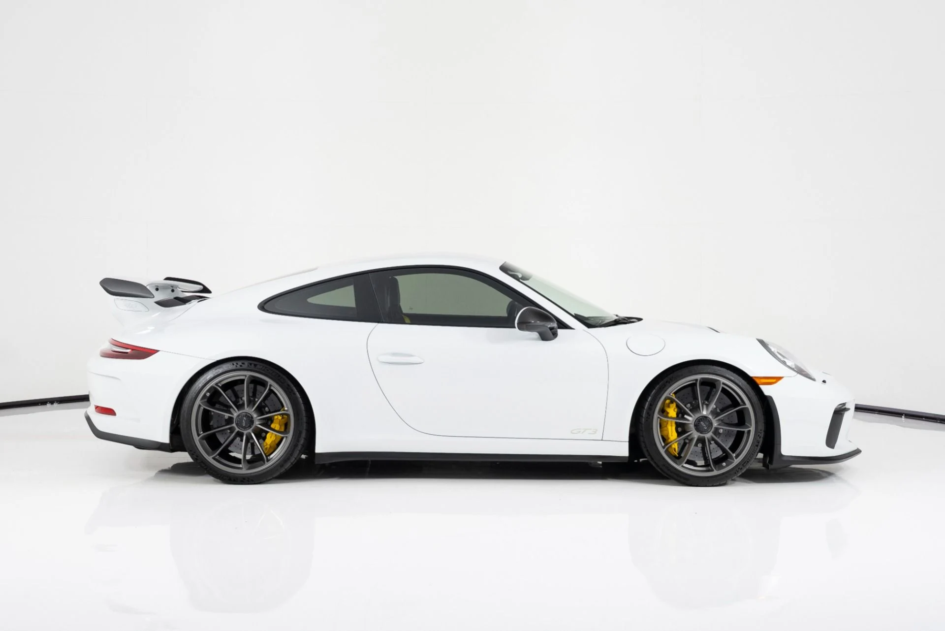 mph001_1063644756_Used_2018_Porsche_911_GT_3_1758566949_d4eb54230a