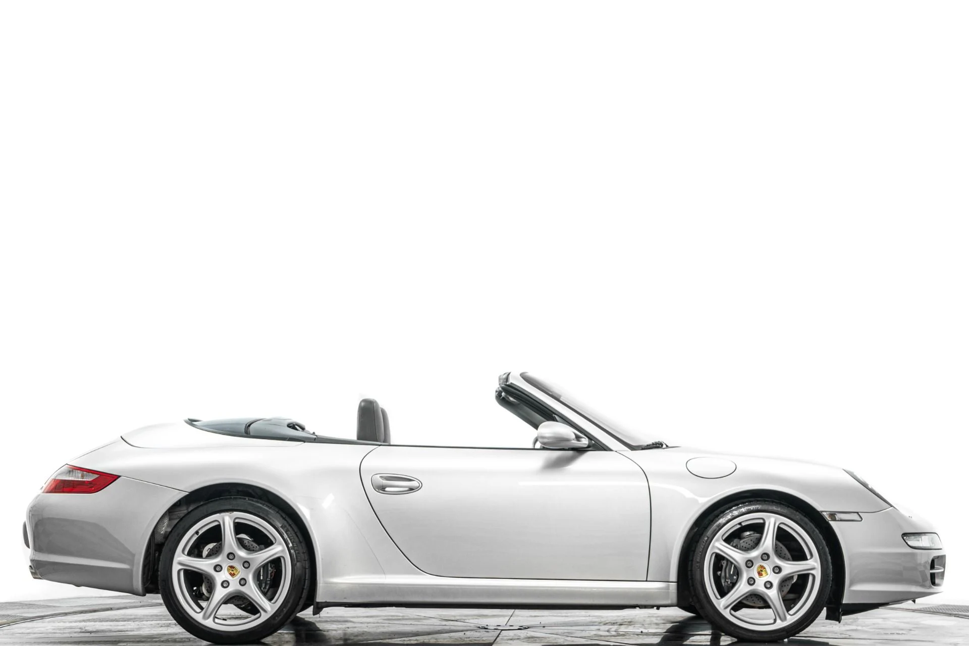 mph001_1081549768_Used_2005_Porsche_911_Carrera_1782410367_82f2c315a7