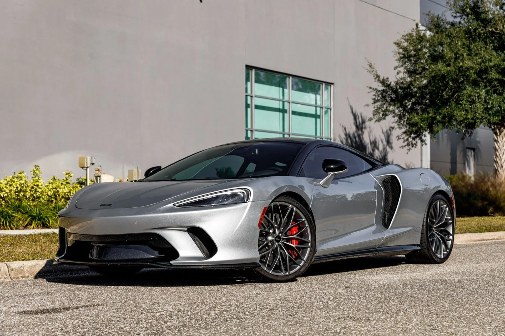 mph001_1085799826_632_p2_l_beeee6bd04