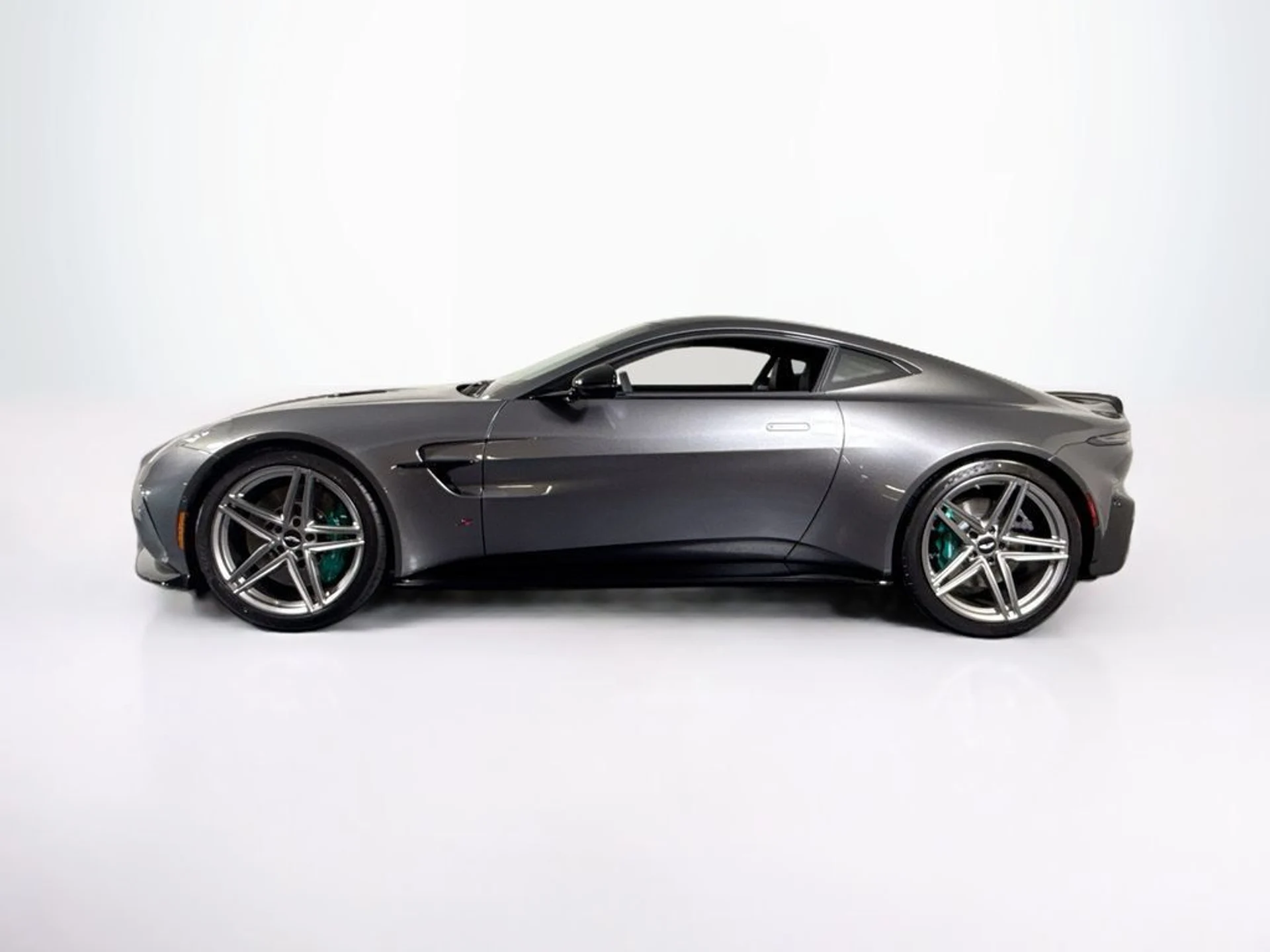 mph001_1086717384_new_2026_aston_martin_vantage_scoupe_11350_23038308_2_1024_c23320a2e2