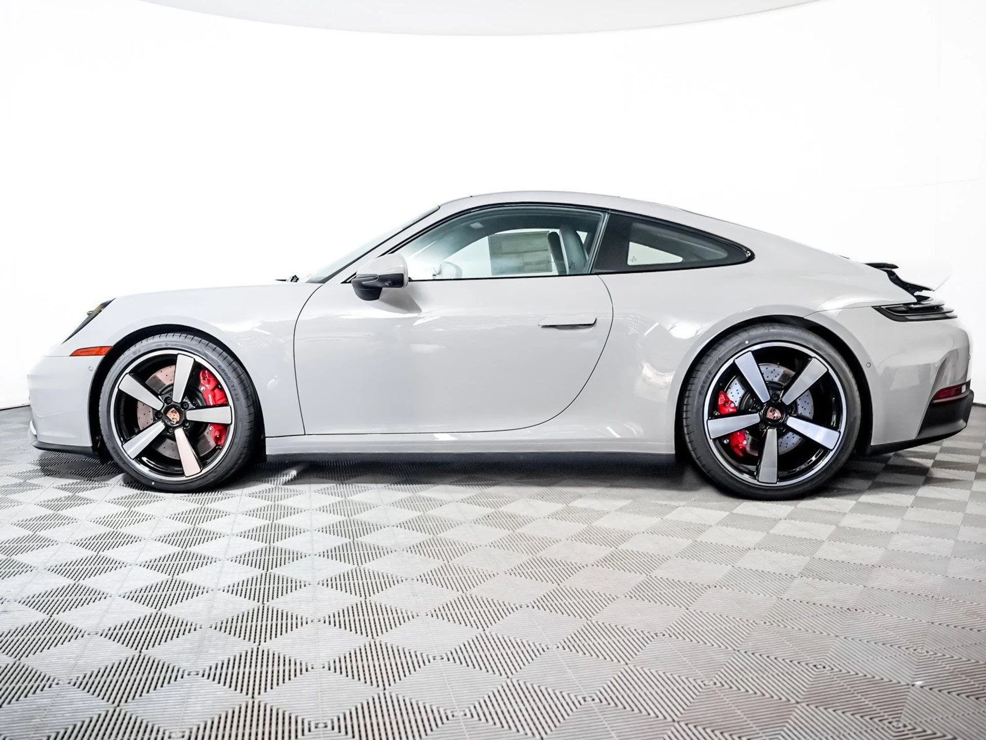 mph001_109209244_Used_2025_Porsche_911_Carrera_S_1790618484_30d838372e
