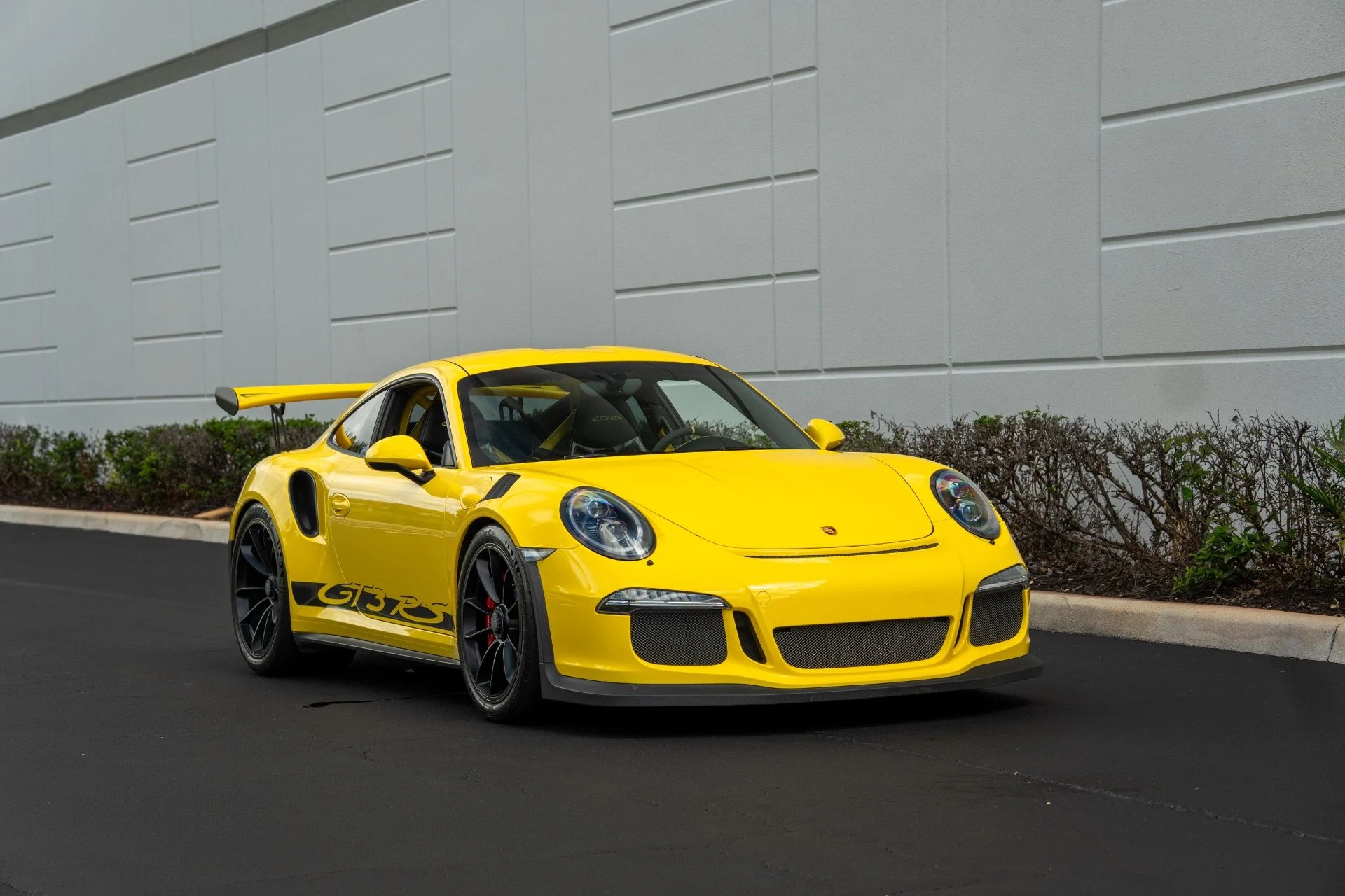 mph001_110548770_Used_2016_Porsche_911_GT_3_RS_1759258401_96b344e067