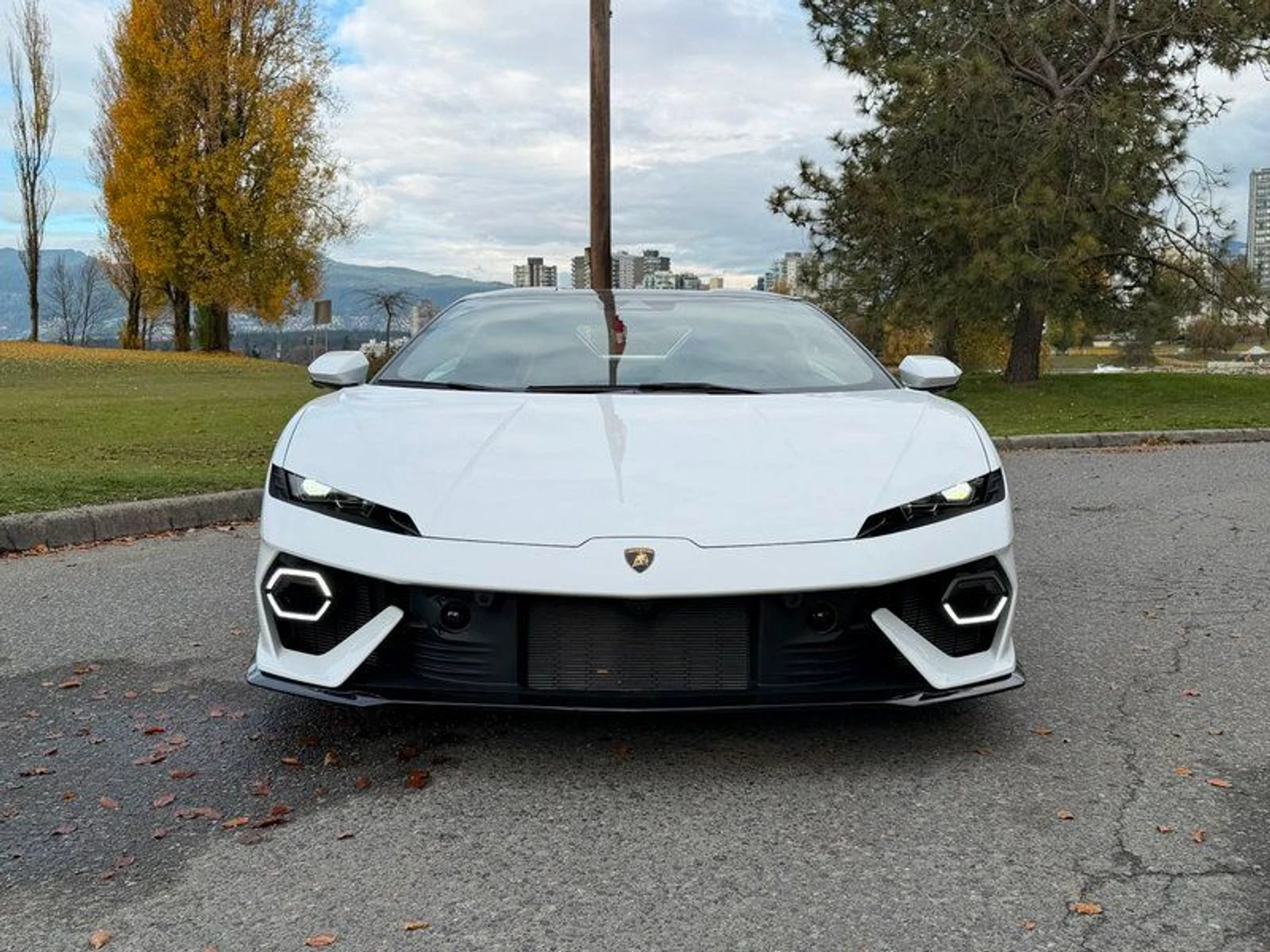mph001_110830456_39399275_09558_2026_lamborghini_temerario_002_14425816bb