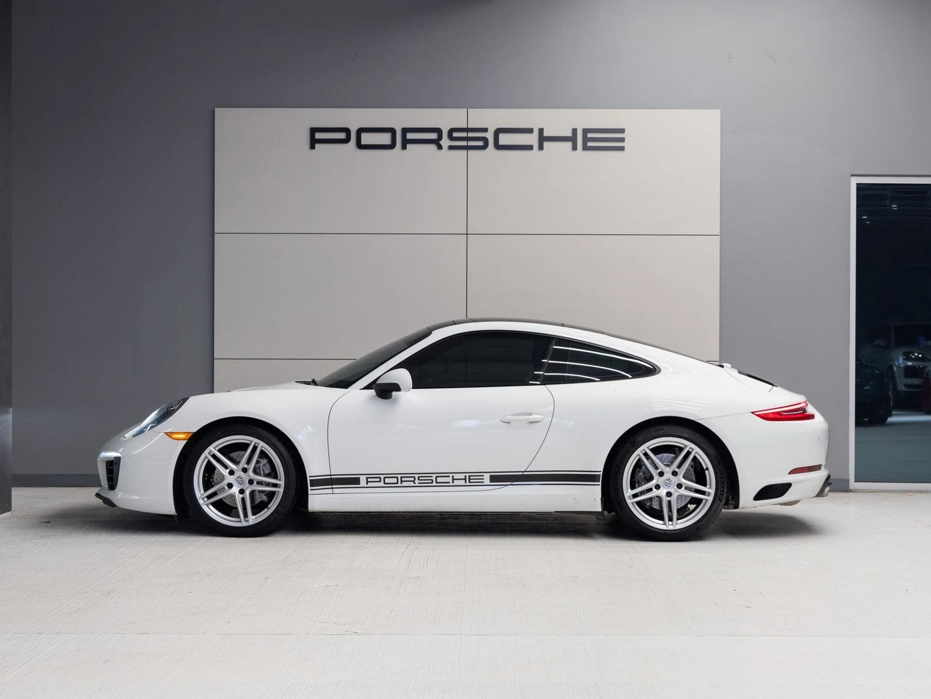 mph001_1114560289_2_9969f35d3c