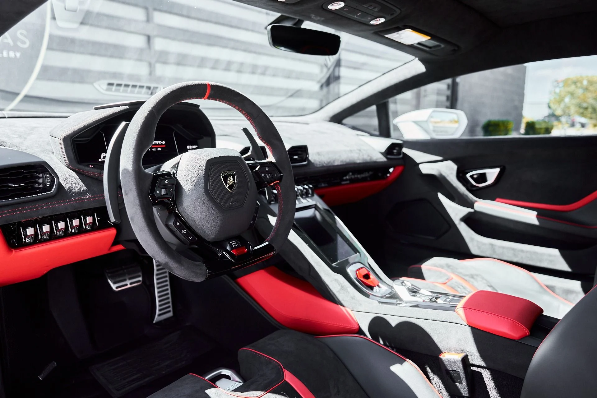 mph001_111568123_Used_2023_Lamborghini_Huracan_1778117581_c803fc6063