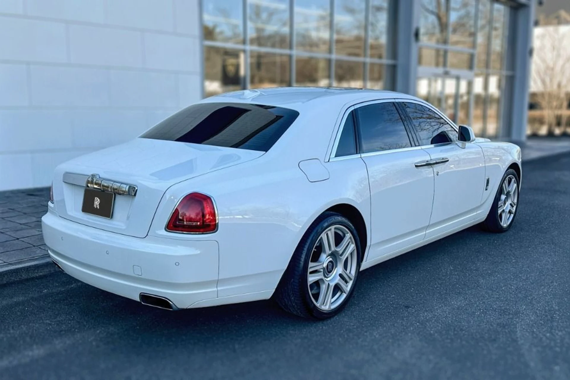 mph001_1119961525_Used_2016_Rolls_Royce_Ghost_1768387750_1f2d1dce90