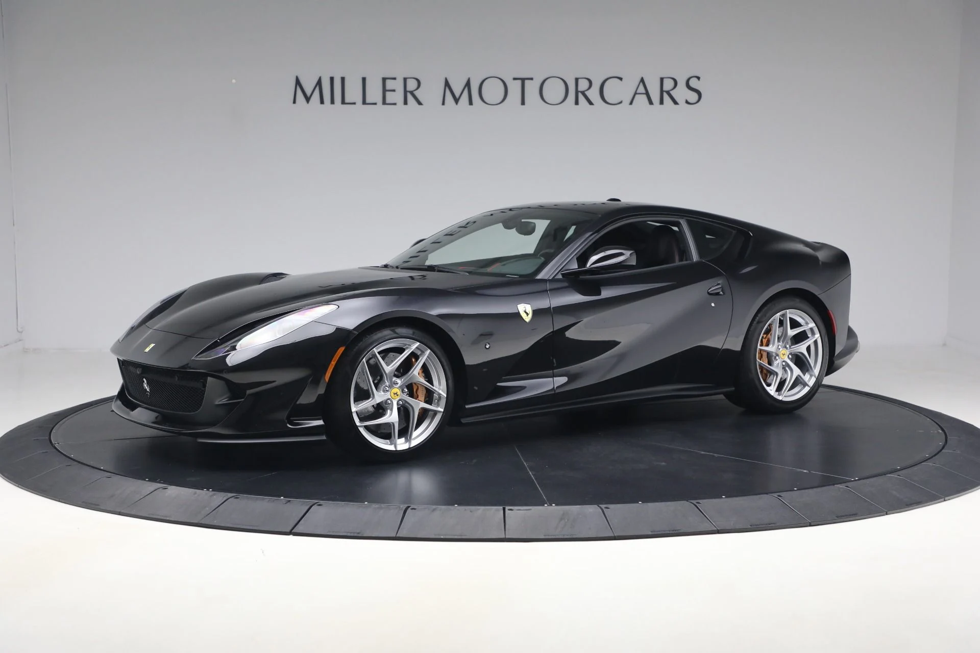 mph001_1122229179_Used_2019_Ferrari_812_Superfast_1776271226_5cce38c82b
