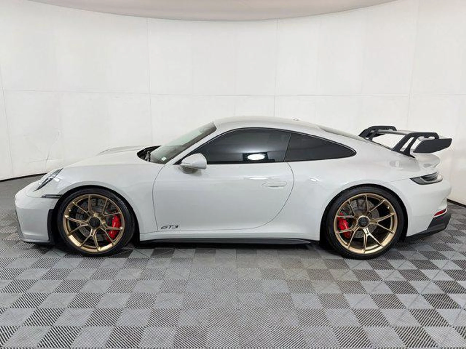 mph001_1122278894_a_P_Rc_X_Me9q_Rq9_Y3_Sa_Xc_YA_5_Dyews_75da9a154c