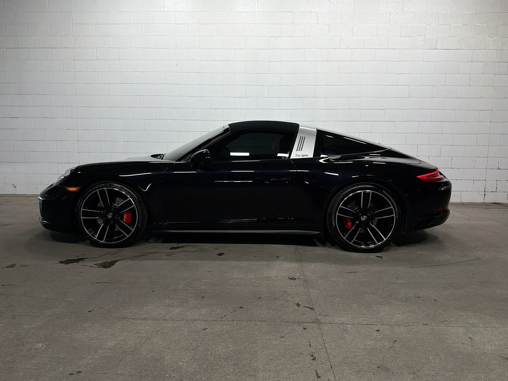 mph001_112576029_b1275ffe9b8599f2c643d496f22c8d32_e985552204