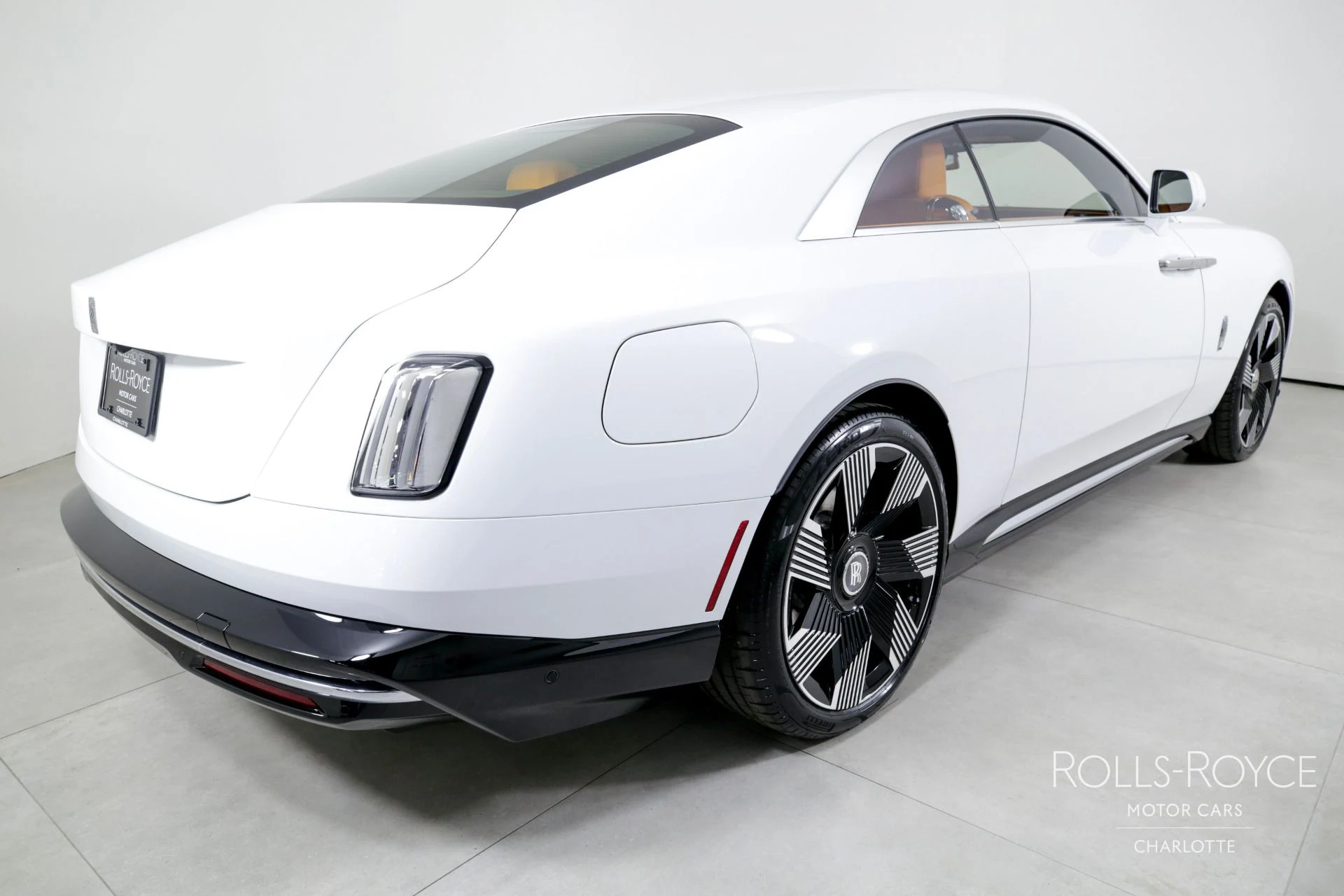 mph001_1133185687_Used_2024_Rolls_Royce_Spectre_1710280015_4fa43d7693