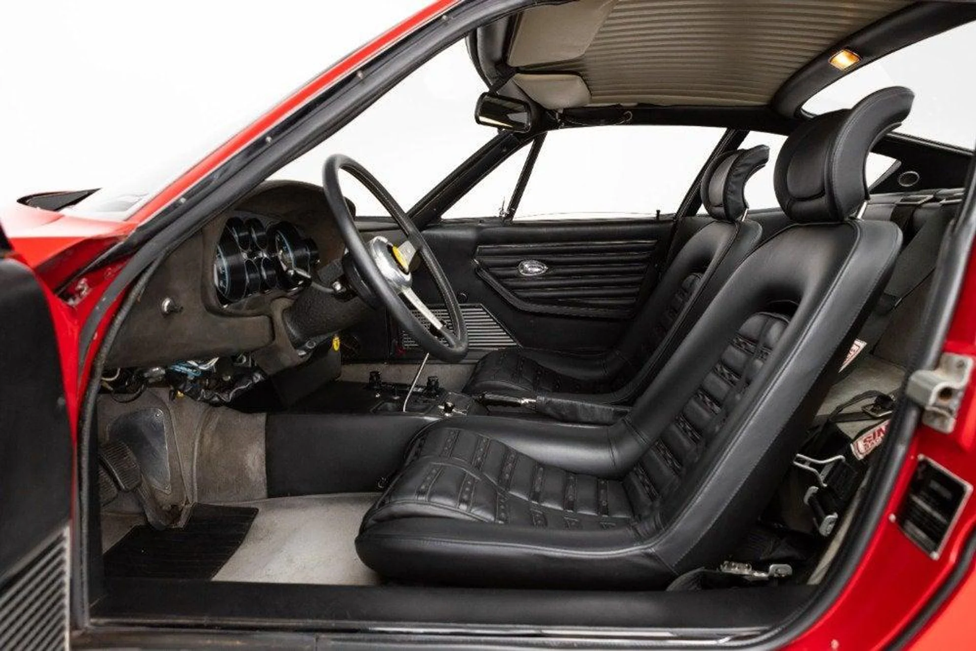 mph001_1141761275_Used_1971_Ferrari_365_GTB_4_1770937993_e36871d222