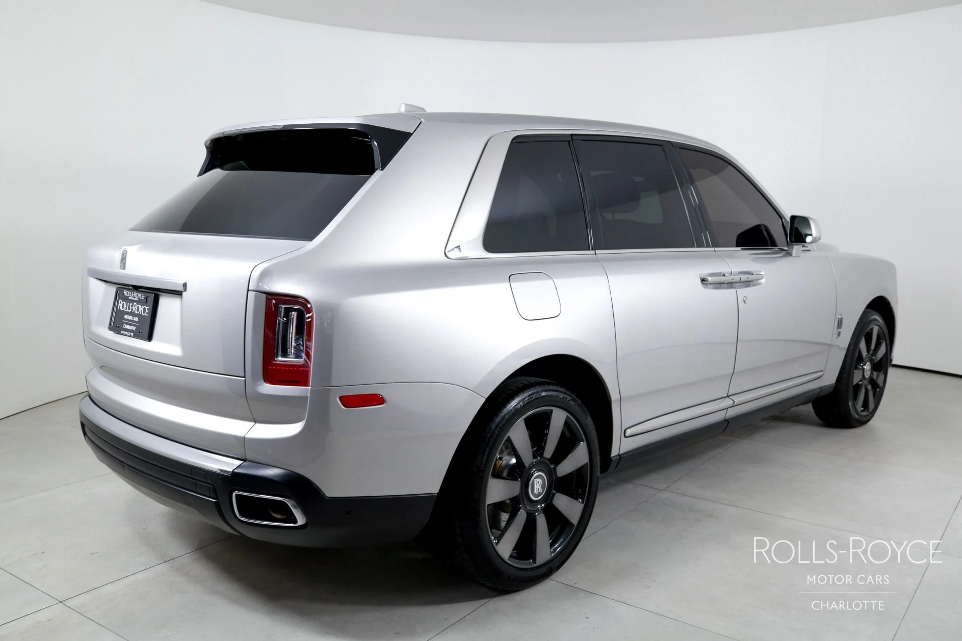 mph001_11441885_Used_2021_Rolls_Royce_Cullinan_1771363967_f666ac32ae