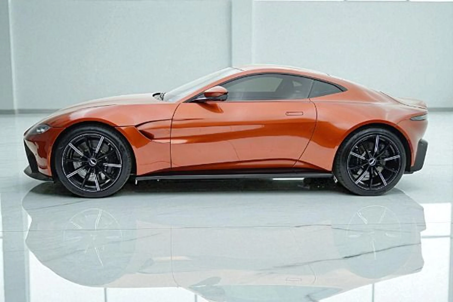 mph001_1152654714_Used_2020_Aston_Martin_Vantage_Coupe_a5c635f409
