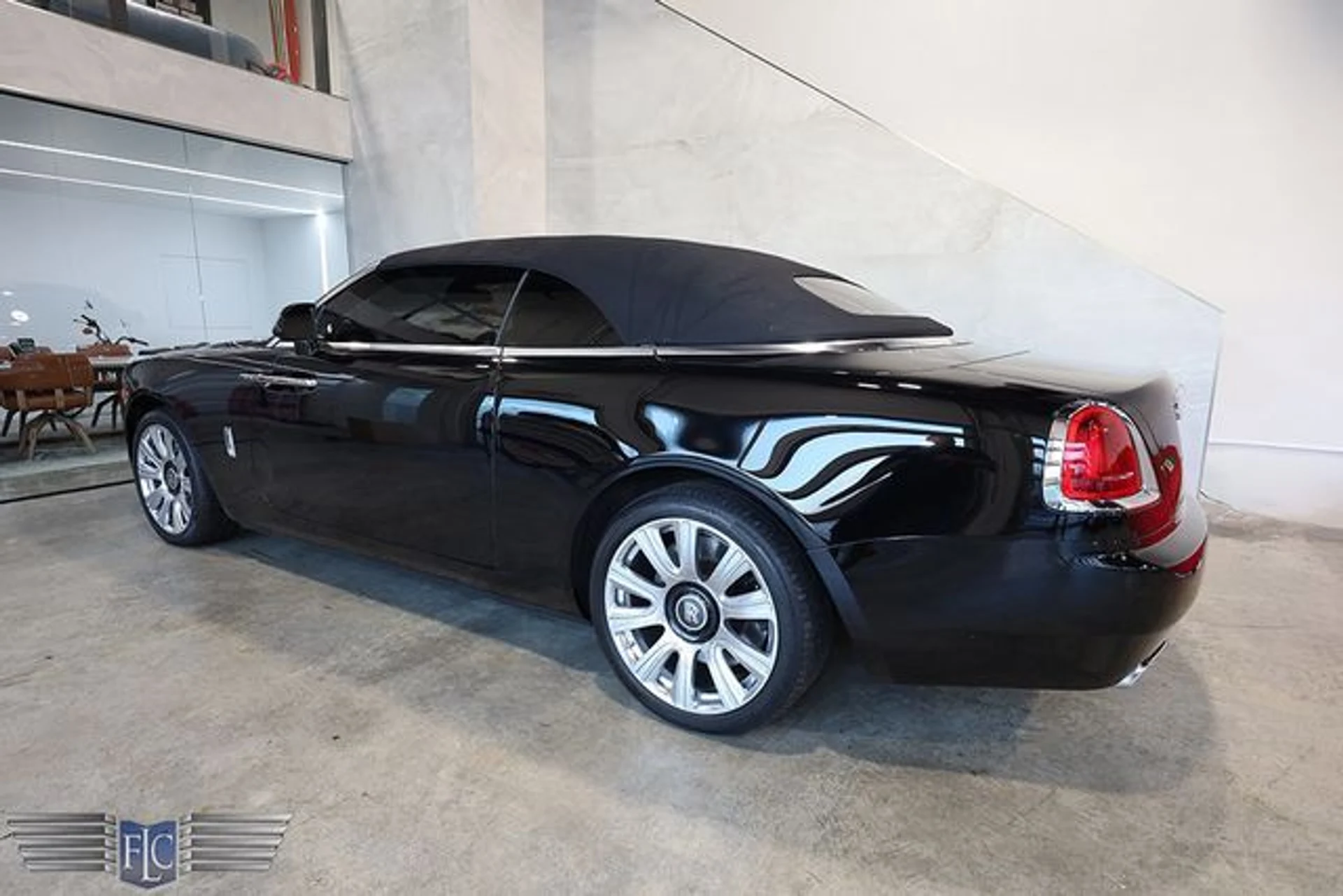mph001_1165661317_used_2017_rolls_royce_dawn_convertible_9689_23082501_6_640_a9da04e049