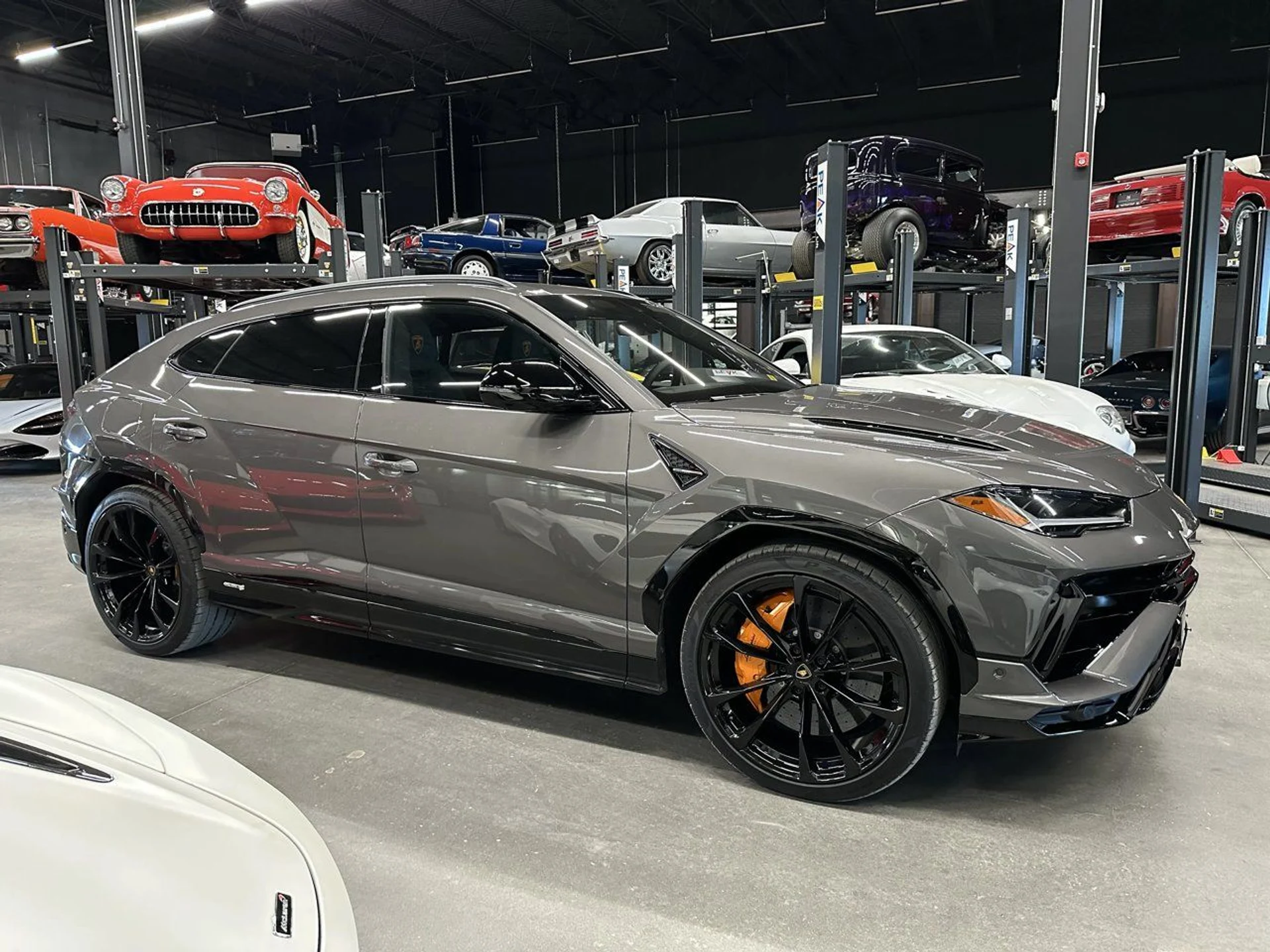 mph001_1166226299_lamborghini_urus_2024_35682e0db4