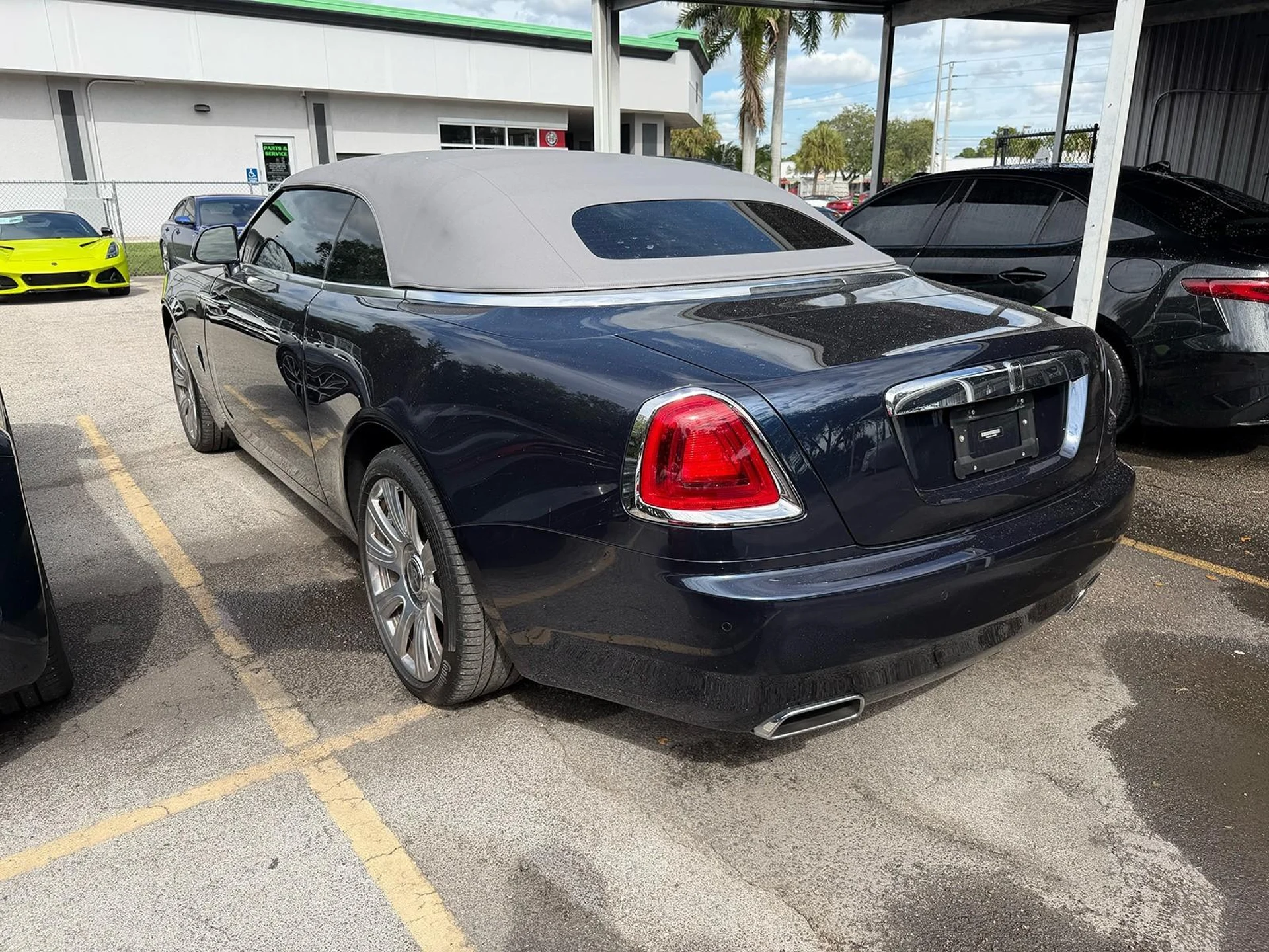 mph001_1176476947_Used_2018_Rolls_Royce_Dawn_1762455982_b3960a795c