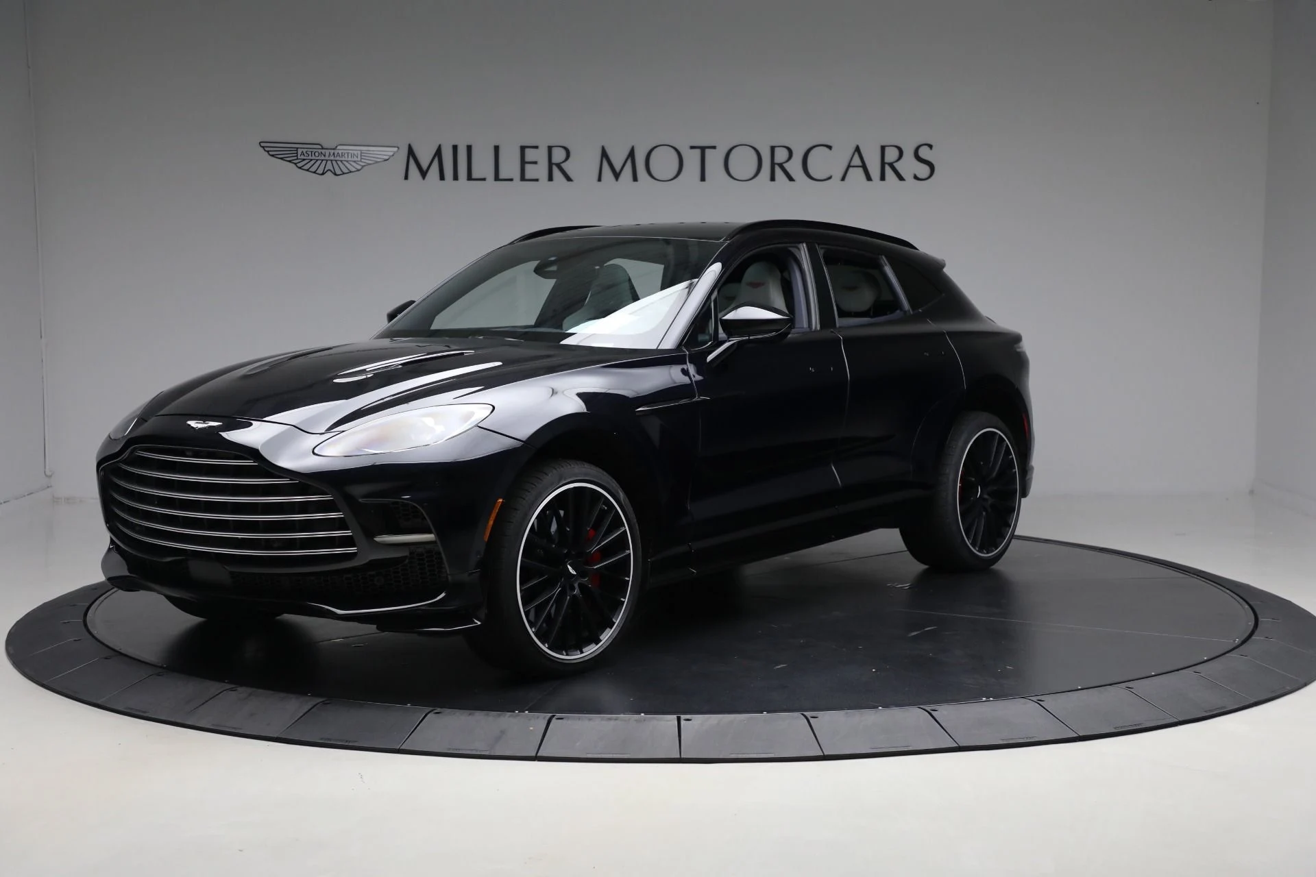 mph001_119893098_Used_2023_Aston_Martin_DBX_707_dacf5d92a8