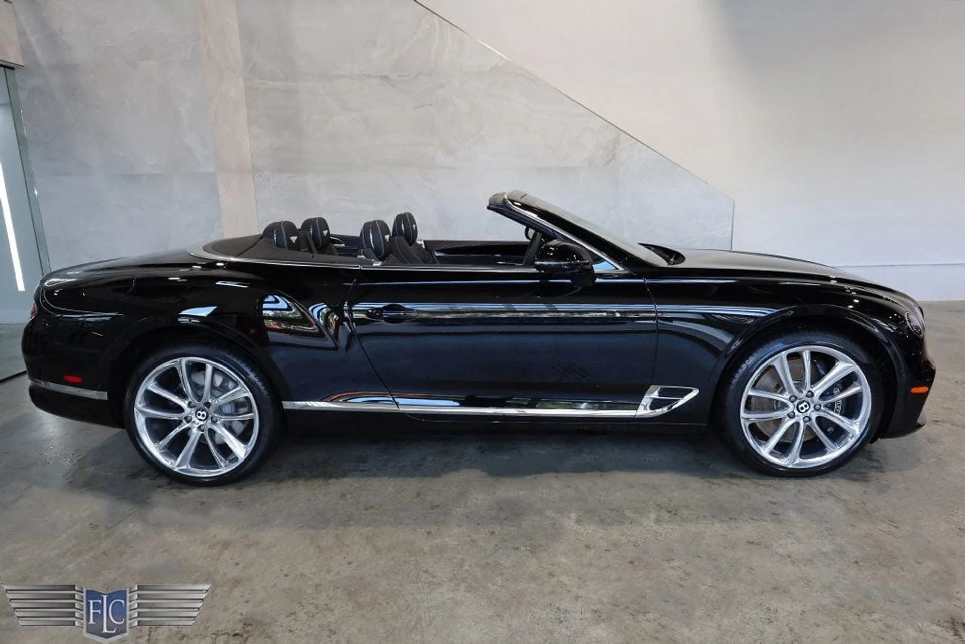mph001_1207261692_used_2022_bentley_continental_gtcv8mullinerconvertible_9689_22970433_2_1024_6fe8a2ebce