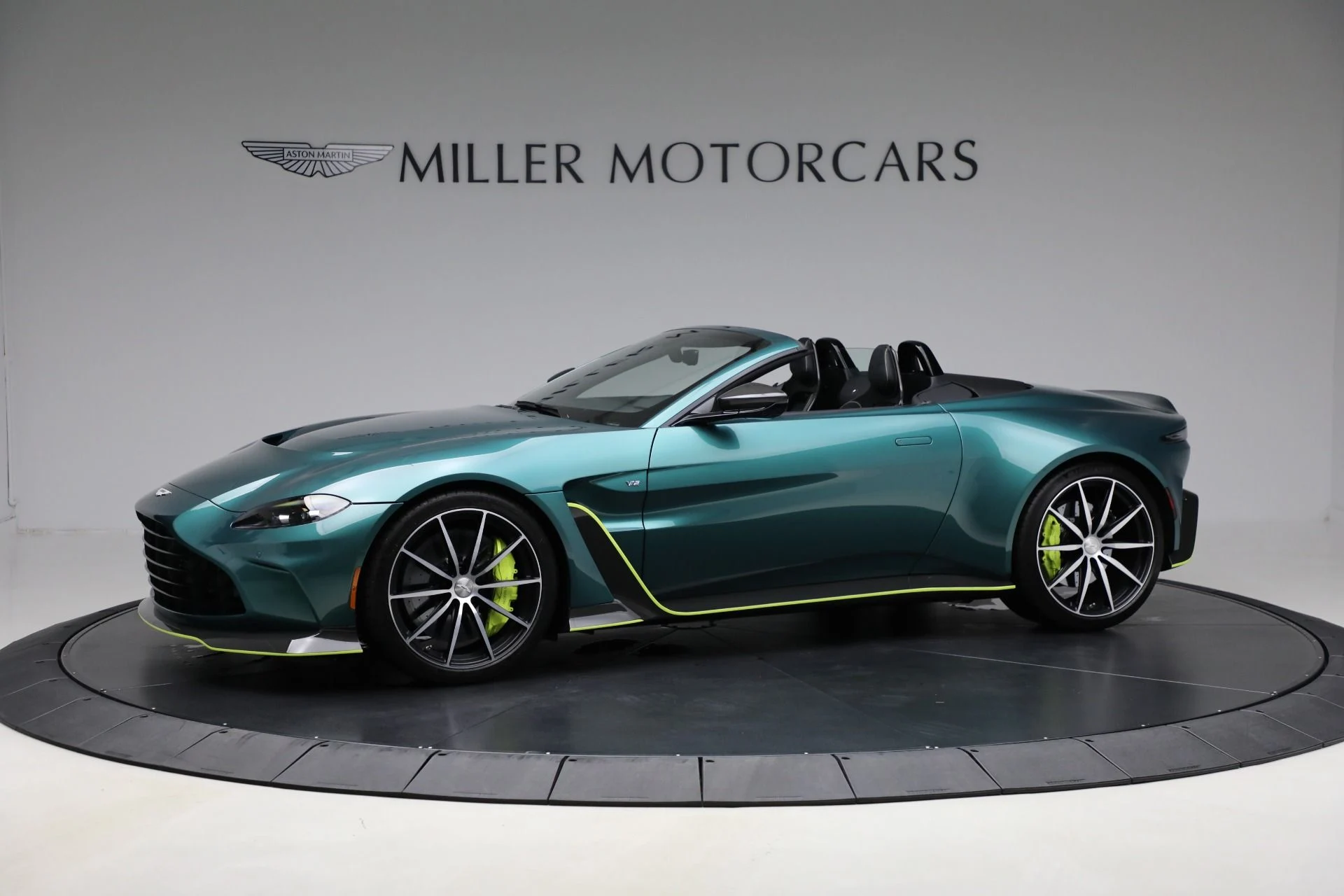 mph001_1207933728_Used_2023_Aston_Martin_Vantage_V12_a46369a8bb