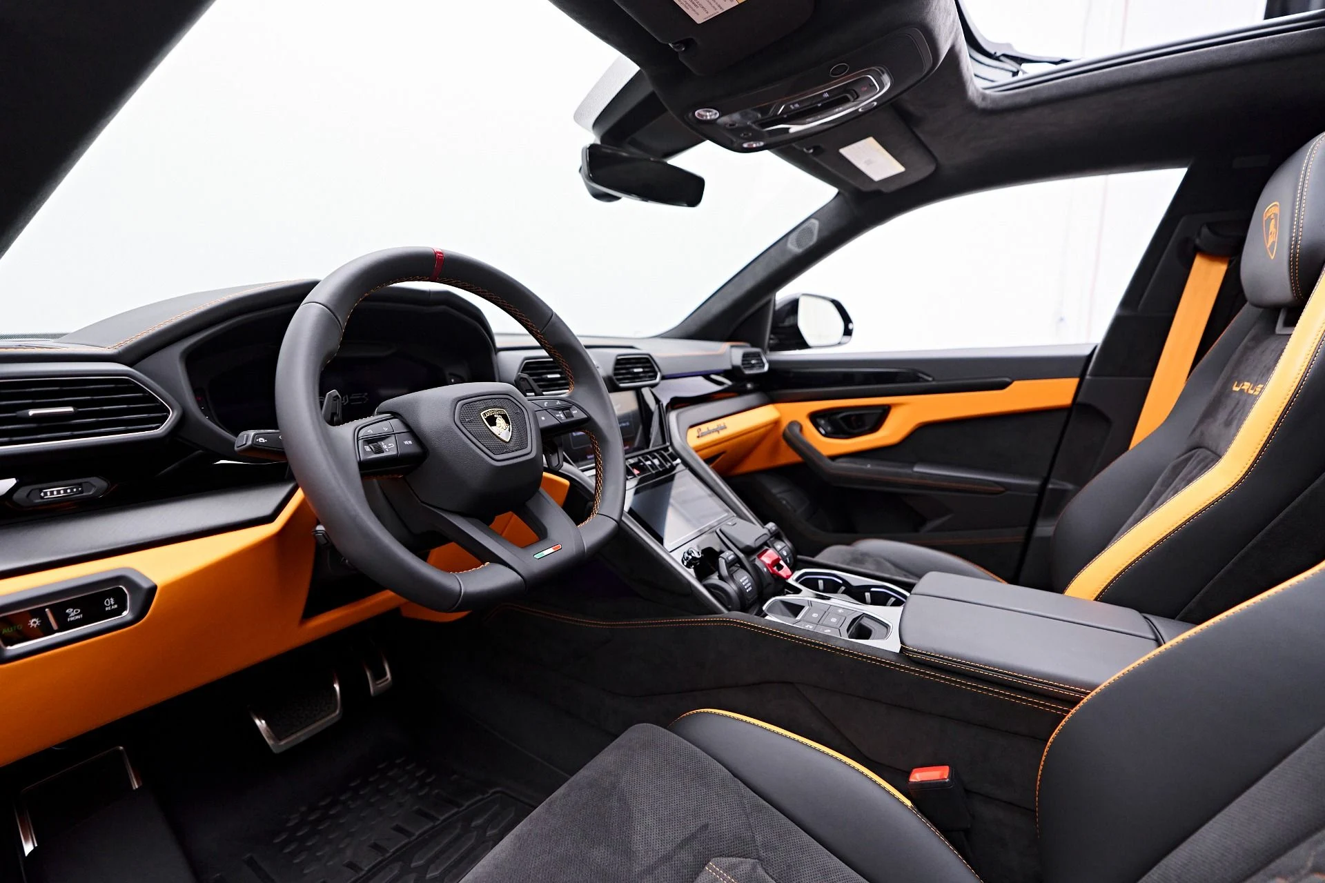 mph001_1213433219_Used_2024_Lamborghini_Urus_S_1759191653_13a6b4175a