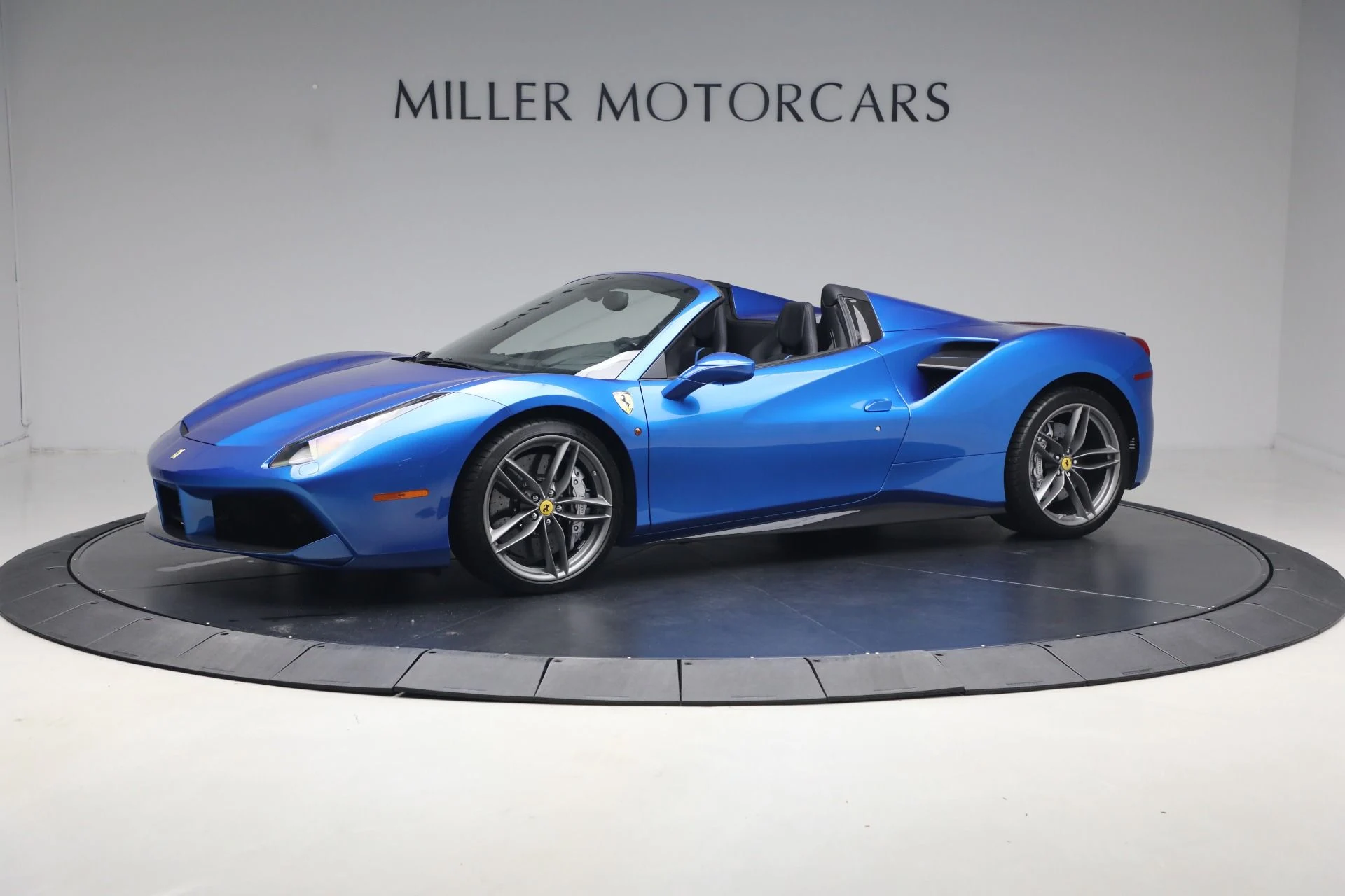 mph001_1223515177_Used_2017_Ferrari_488_Spider_1779887206_13b1f13e7e
