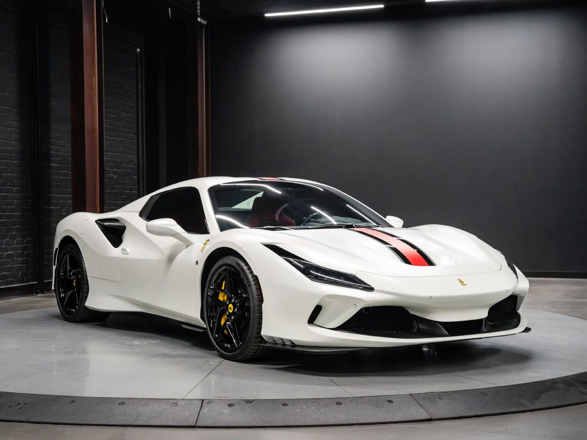 mph001_1223903444_ferrari_f8_spider_2022_dca92aced0