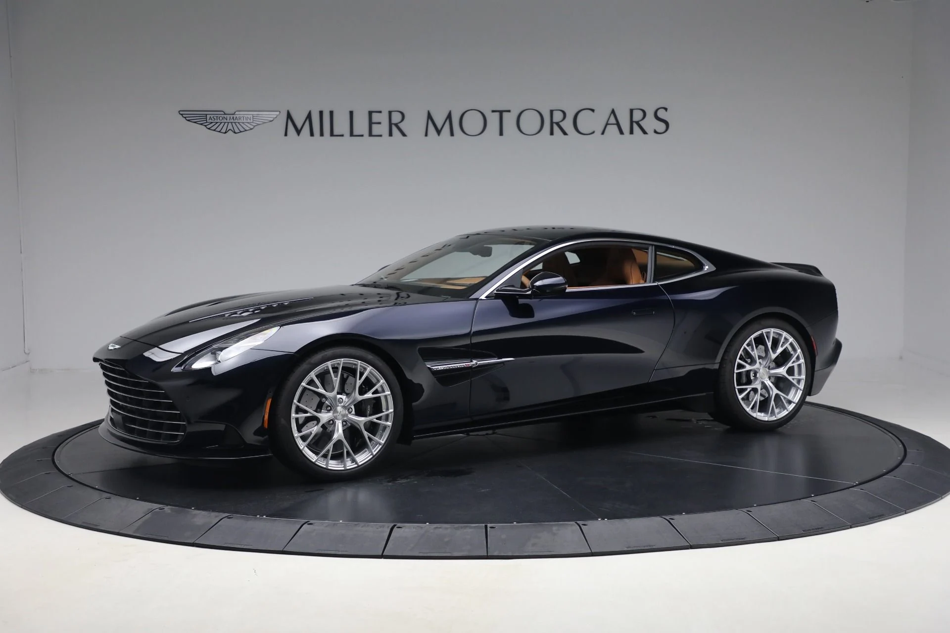 mph001_1226654879_New_2026_Aston_Martin_Vanquish_ccb80321ea