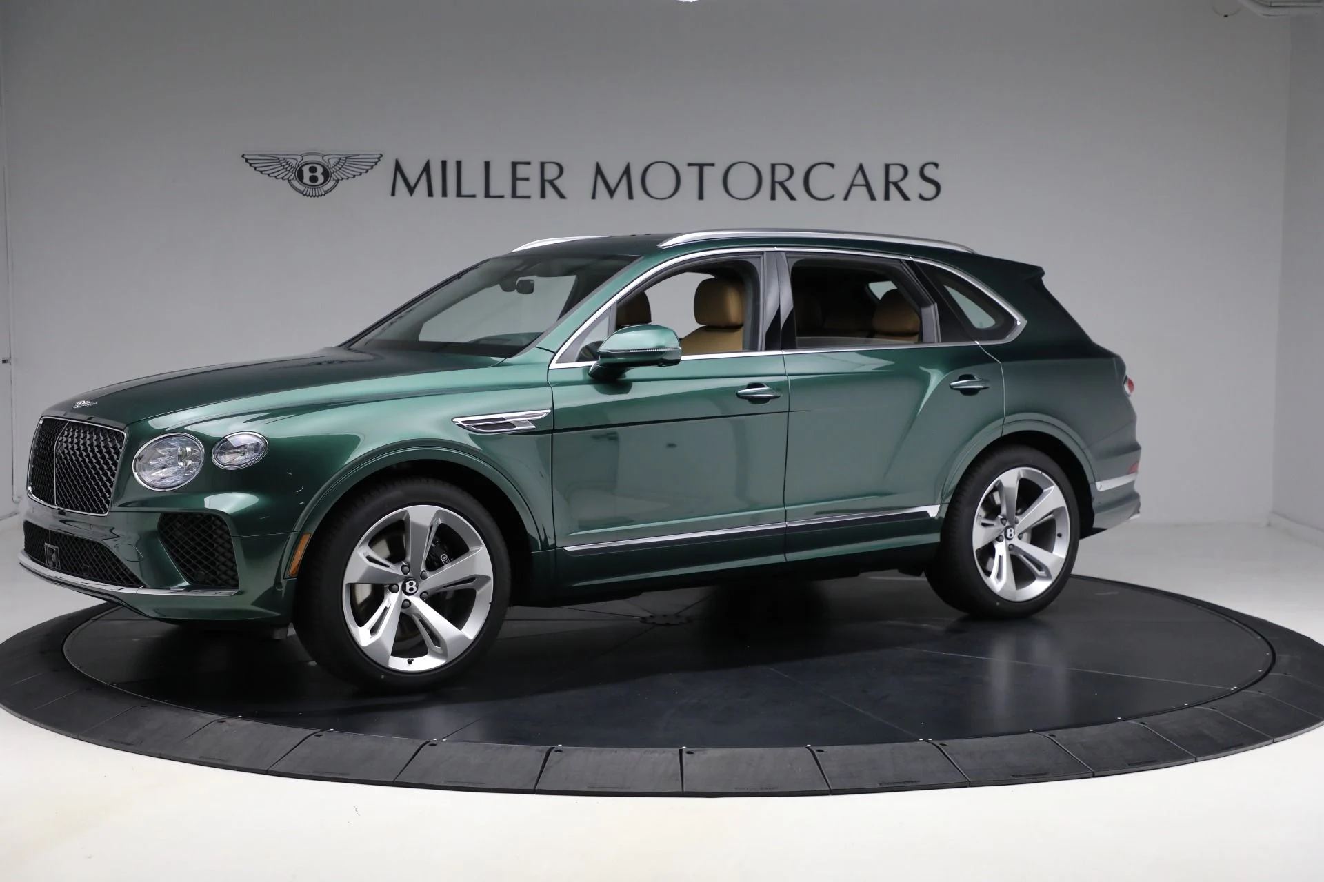 mph001_1228636062_New_2025_Bentley_Bentayga_V8_4f9f3dc726