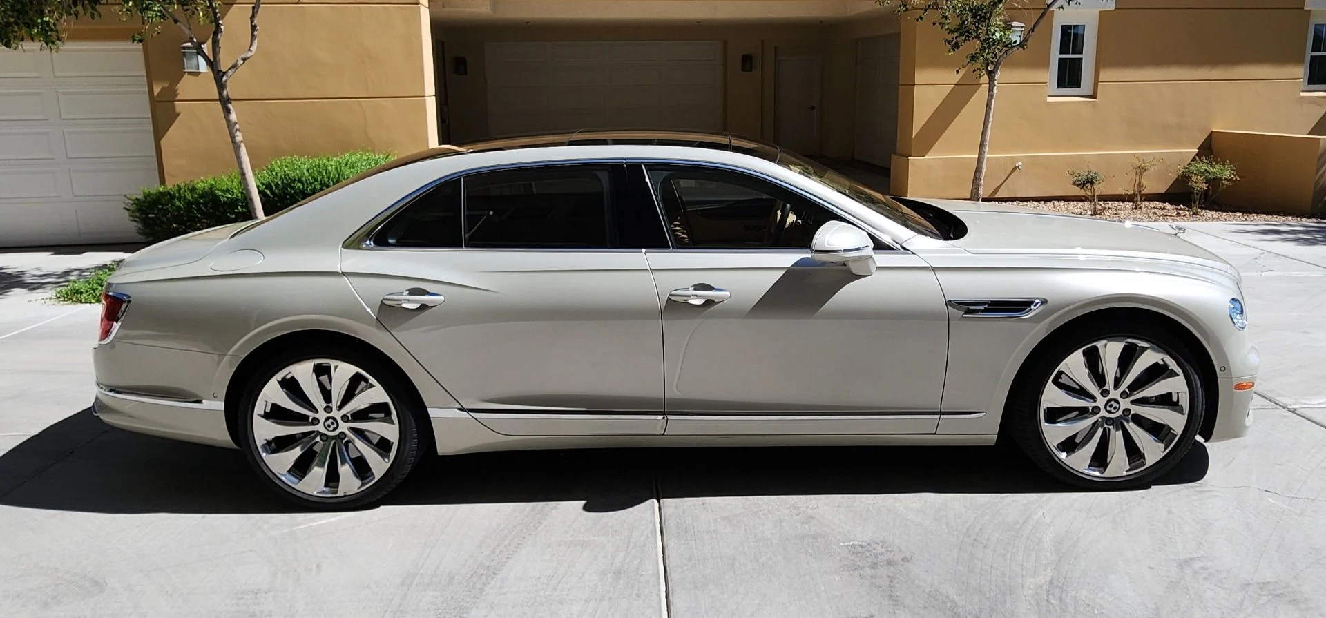 mph001_1246251731_Used_2022_Bentley_Flying_Spur_V8_1761690282_dc7e881fba