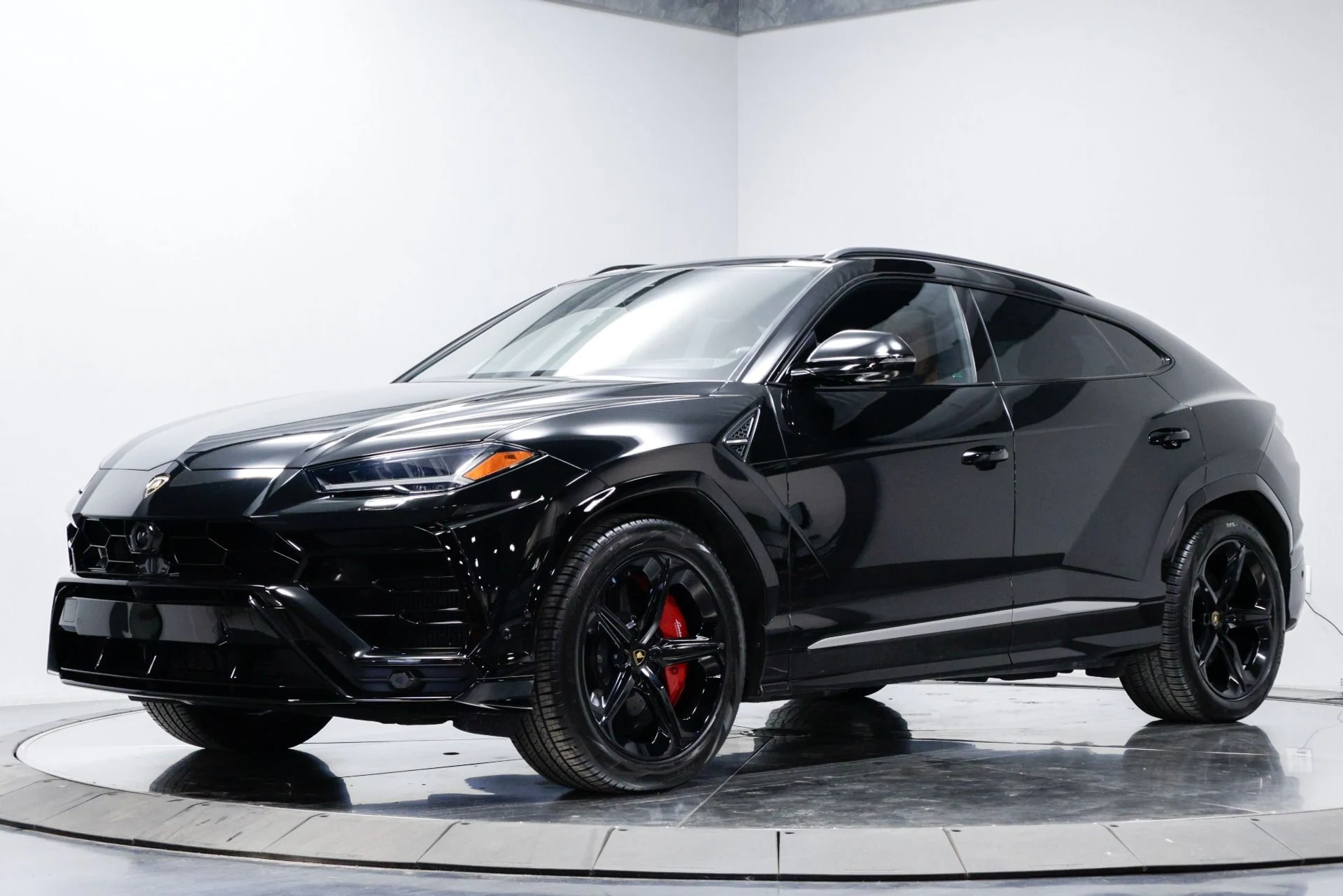 mph001_1247145451_Used_2019_Lamborghini_Urus_1760386129_d1055b5ad5