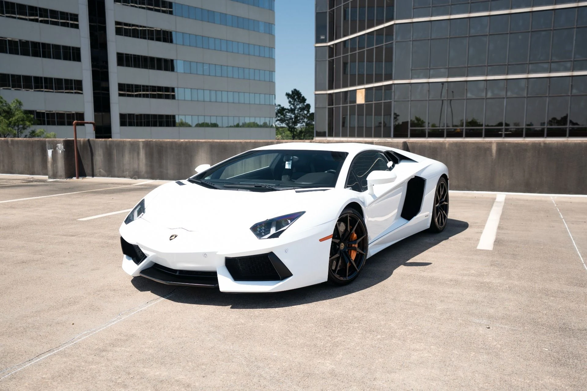 mph001_1258800042_Used_2014_Lamborghini_Aventador_LP_700_4_1744745927_7dc2b82a9a