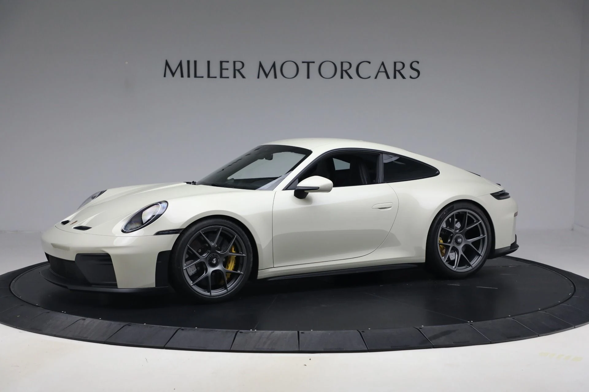 mph001_1261576040_Used_2026_Porsche_911_GT_3_Touring_1791237531_a7836c4176