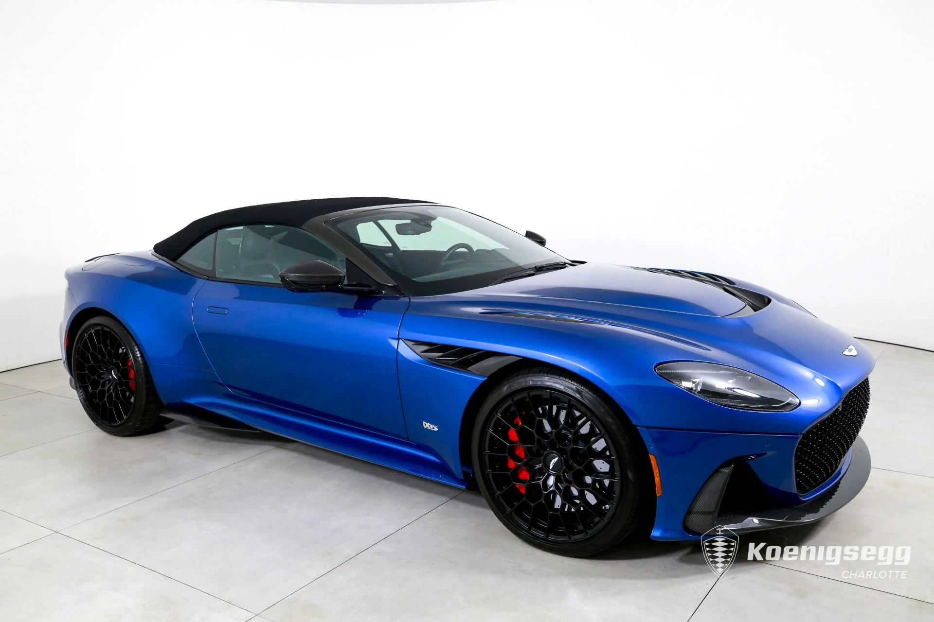 mph001_1271281055_Used_2023_Aston_Martin_DBS_Ultimate_1761053830_2c1f3f2181