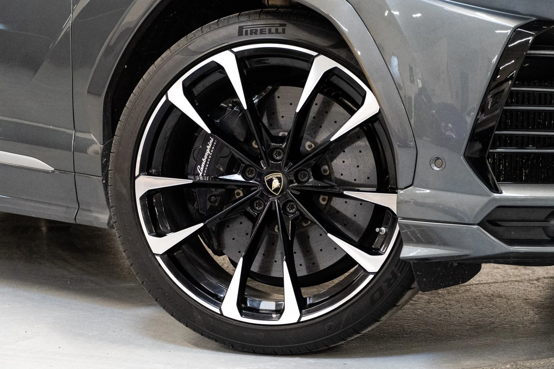 mph001_1290798665_Used_2019_Lamborghini_Urus_1770318658_099042f403