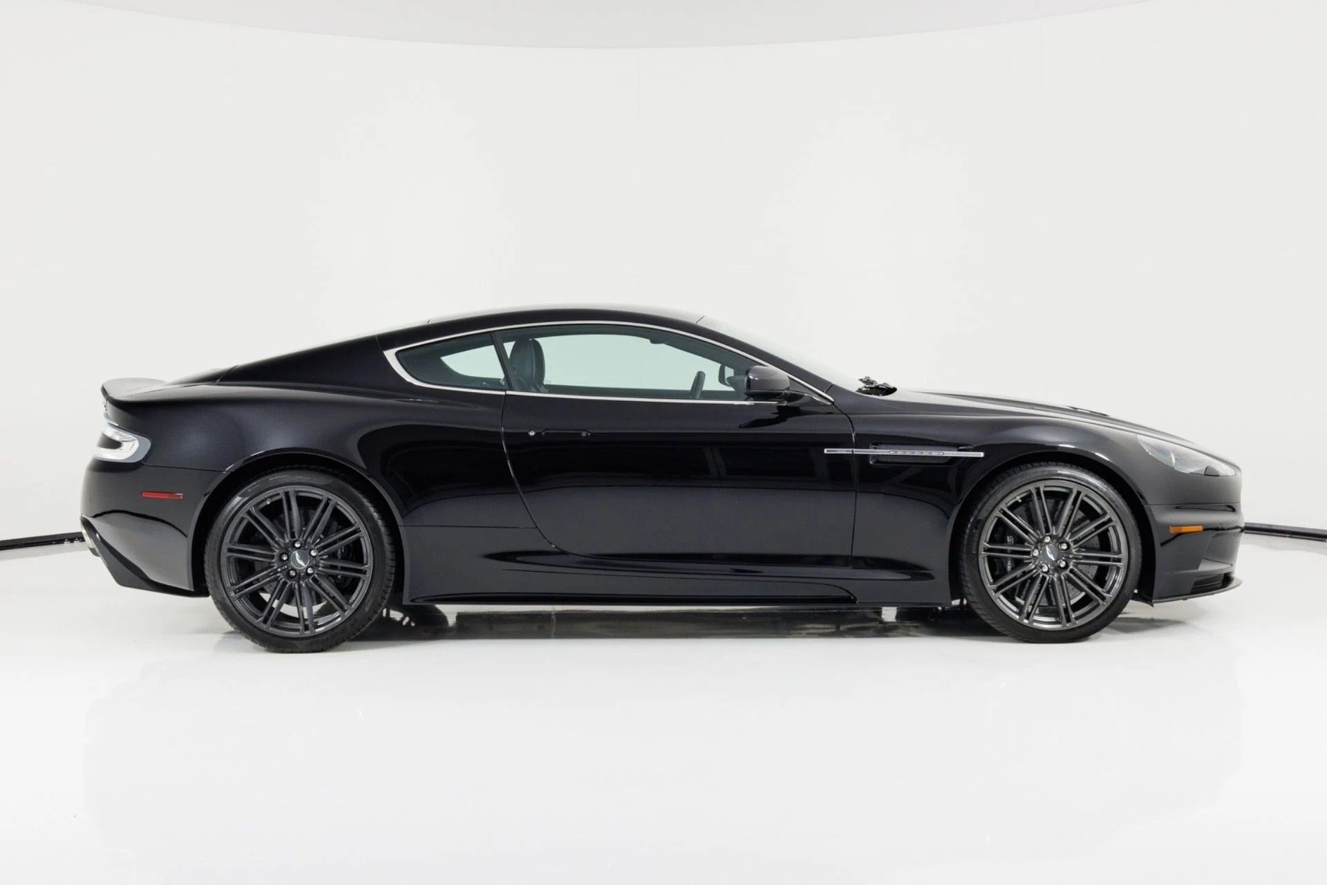 mph001_1295727279_Used_2009_Aston_Martin_DBS_V12_Manual_1785525184_2e3091c69a
