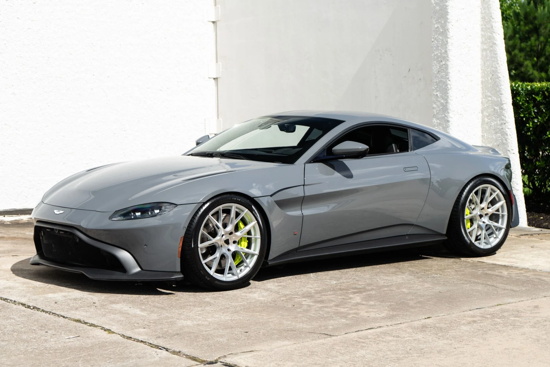 mph001_1303971694_Used_2020_Aston_Martin_Vantage_1781738192_80ea405288