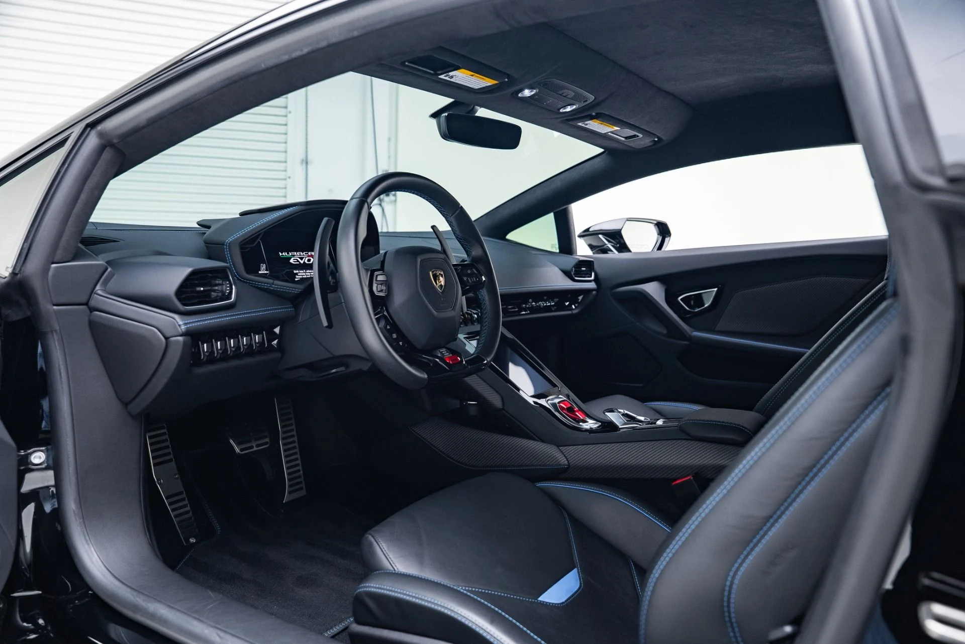 mph001_1304702453_Used_2021_Lamborghini_Huracan_EVO_1765497065_5d93b15864