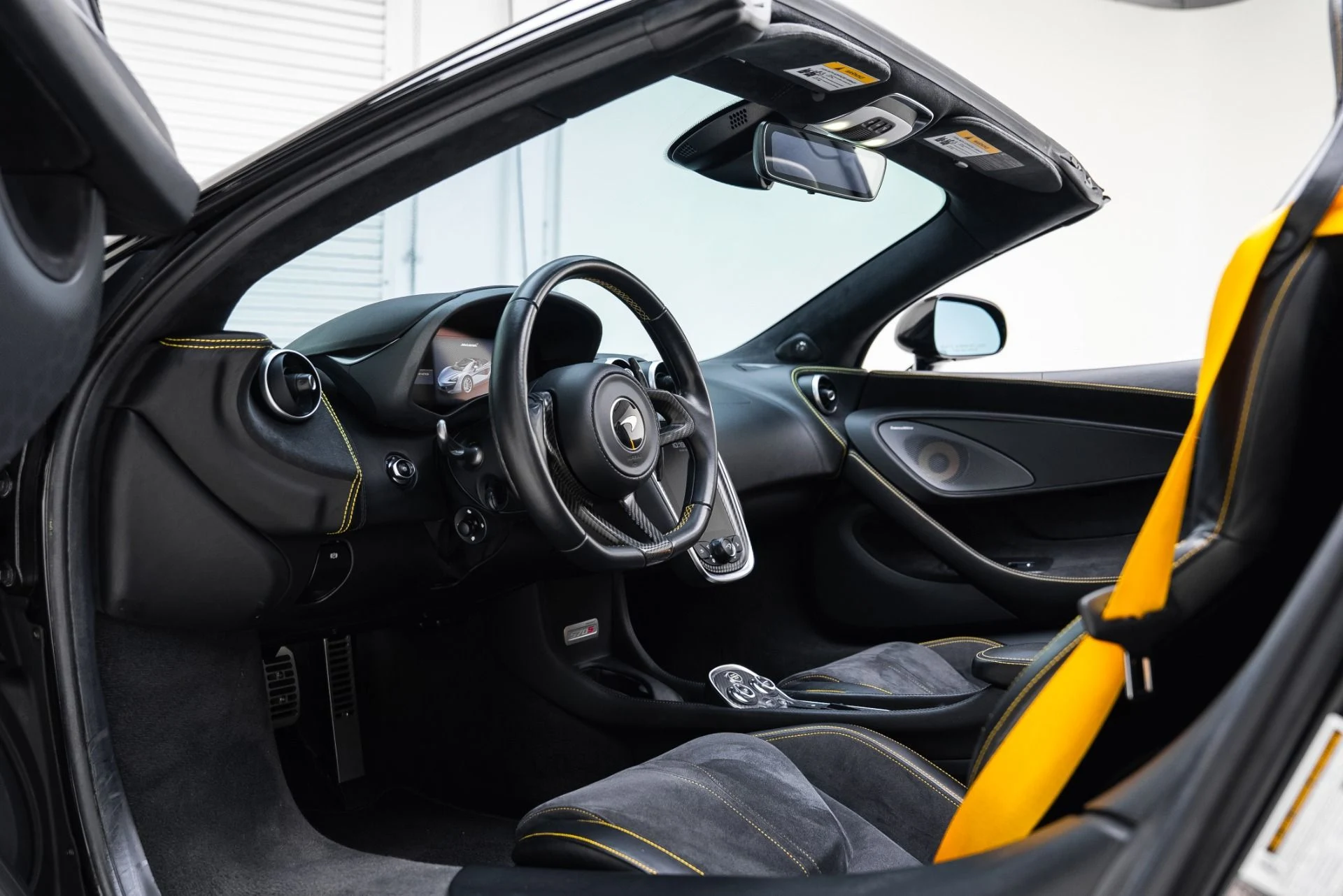 mph001_130936571_Used_2019_Mc_Laren_570_S_Spider_1767812844_429189206c