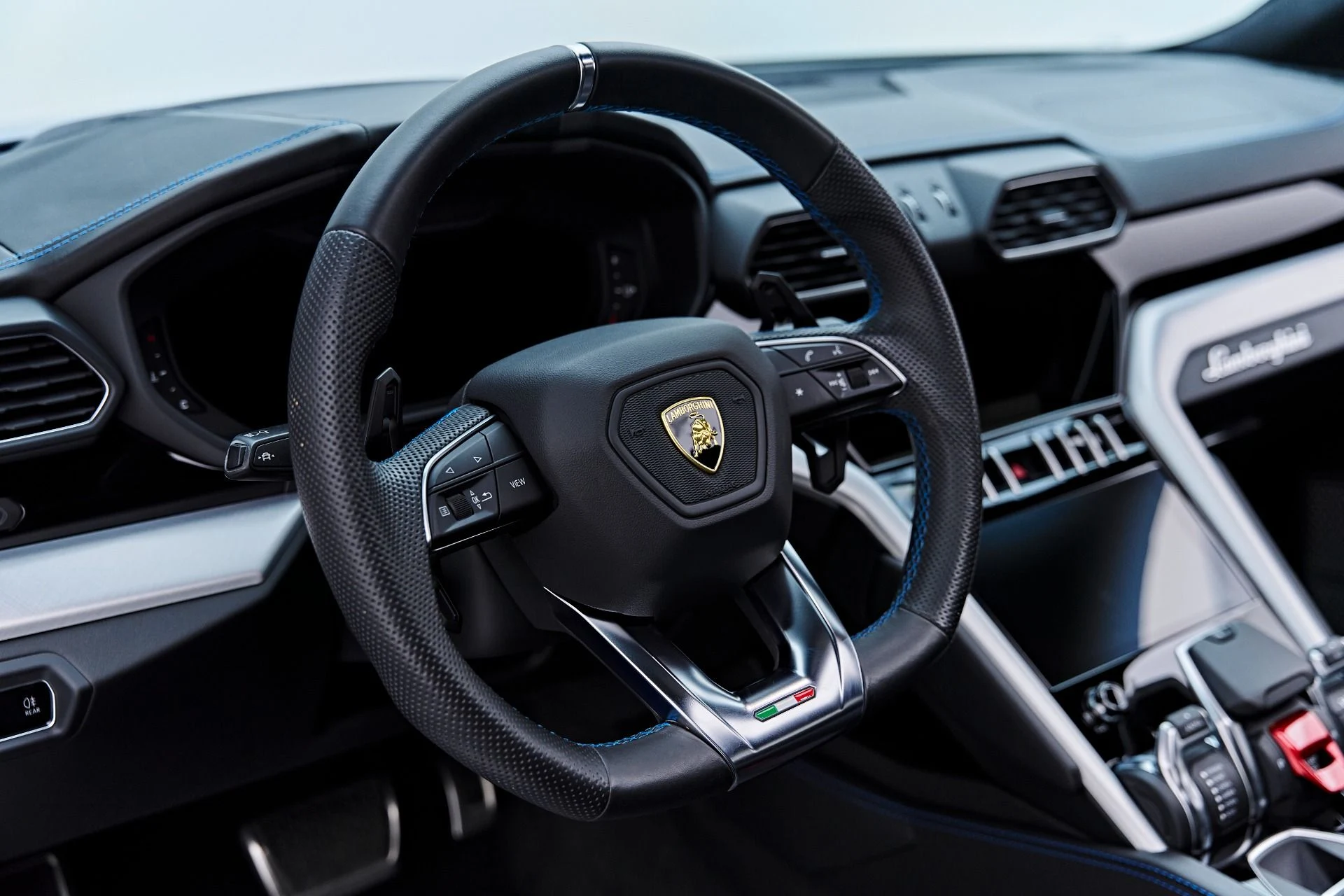 mph001_1311529589_Used_2020_Lamborghini_Urus_Base_1790958979_0a2edd5560
