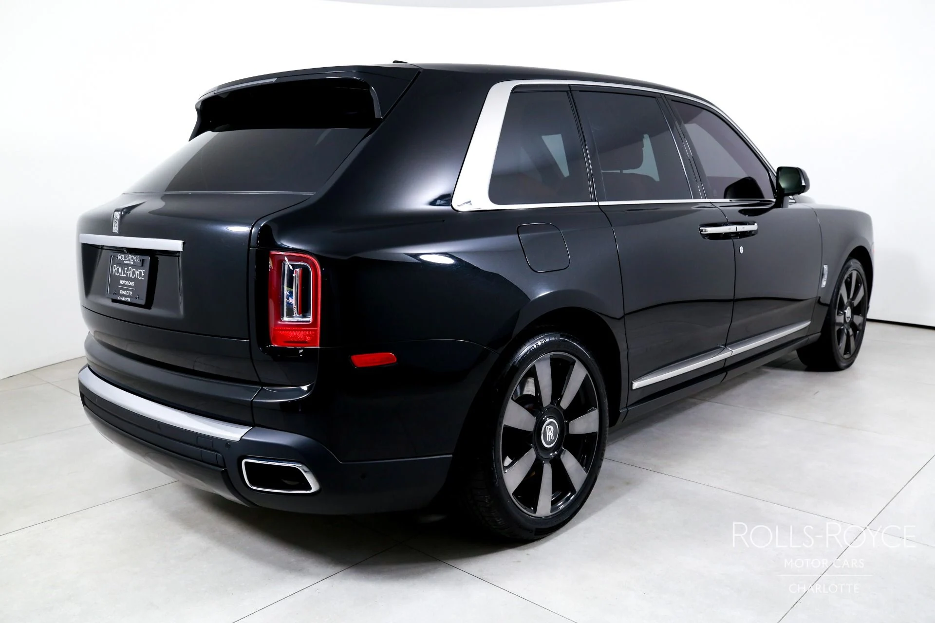mph001_1320638087_Used_2020_Rolls_Royce_Cullinan_1791905612_297f3ce4e0